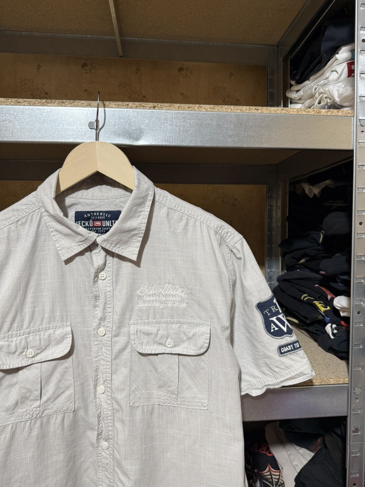 Ecko Unltd. × Rap Tees Ecko Unltd Coast To Caost Police Cop Style Button T-Shirt Size US XL / EU 56 / 4 - 3 Thumbnail