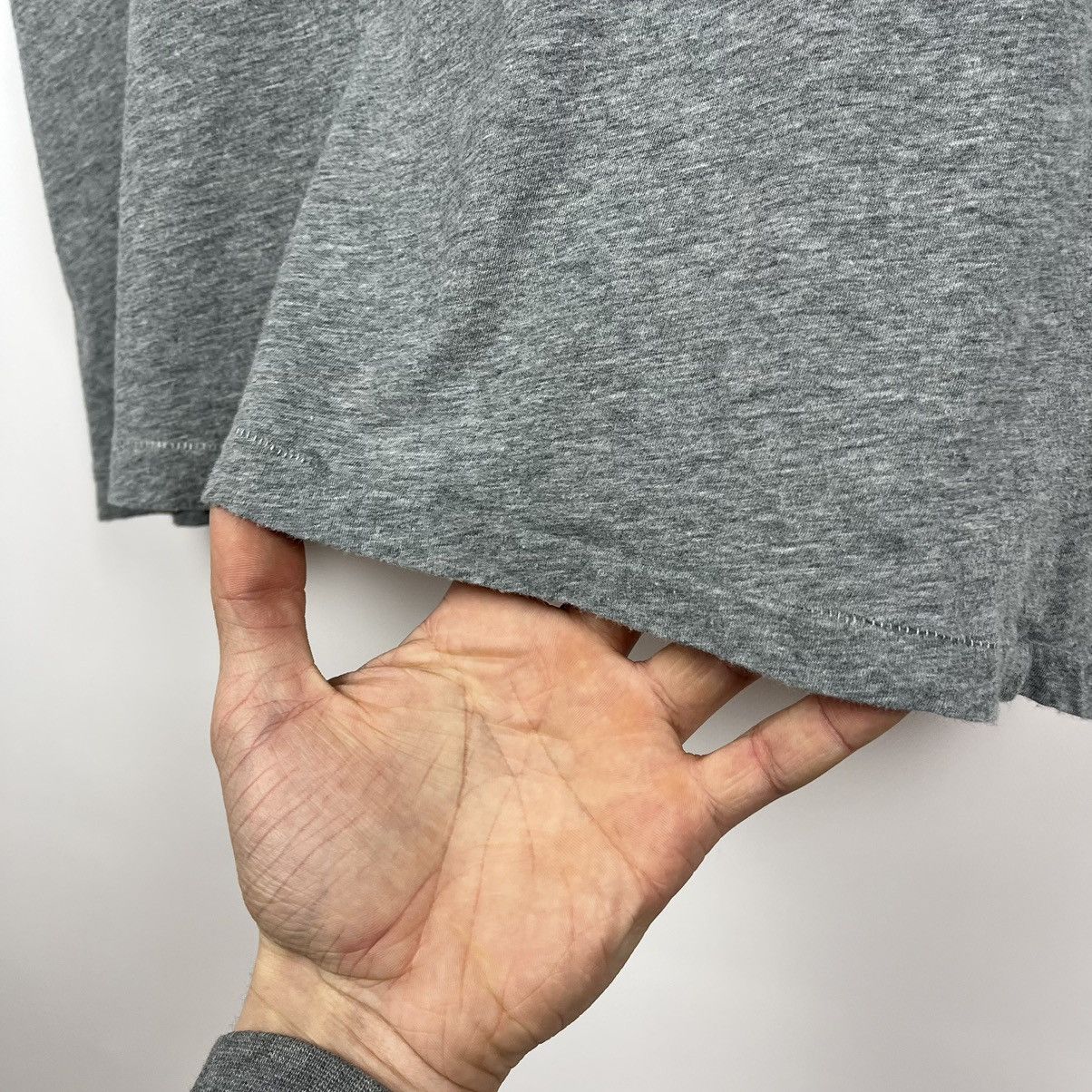 Allsaints Designer Allsaints shields y2k big logo tee Size US L / EU 52-54 / 3 - 13 Thumbnail