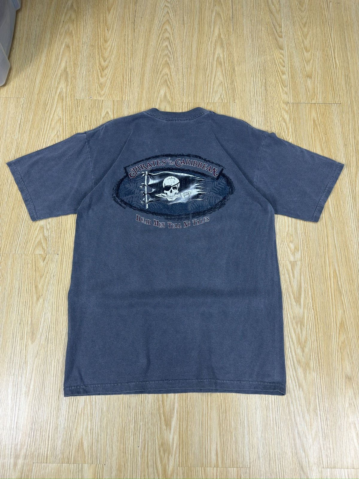 Vintage Vintage Pirates of the Caribbean Promo TShirt A896 Size US M / EU 48-50 / 2 - 1 Thumbnail