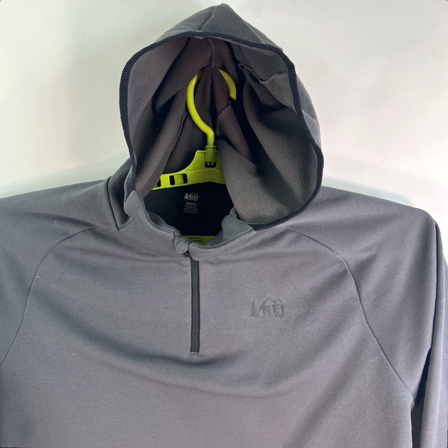 Vintage REI Mens 1/4 Zip Lightweight Pullover Hoodie Gray M Shirt Pullover Outdoor Classic Hoodie 1/4 Zip Lightweight Nylon Polyester Knit Logo Zipperス Size US M / EU 48-50 / 2 - 4 Thumbnail