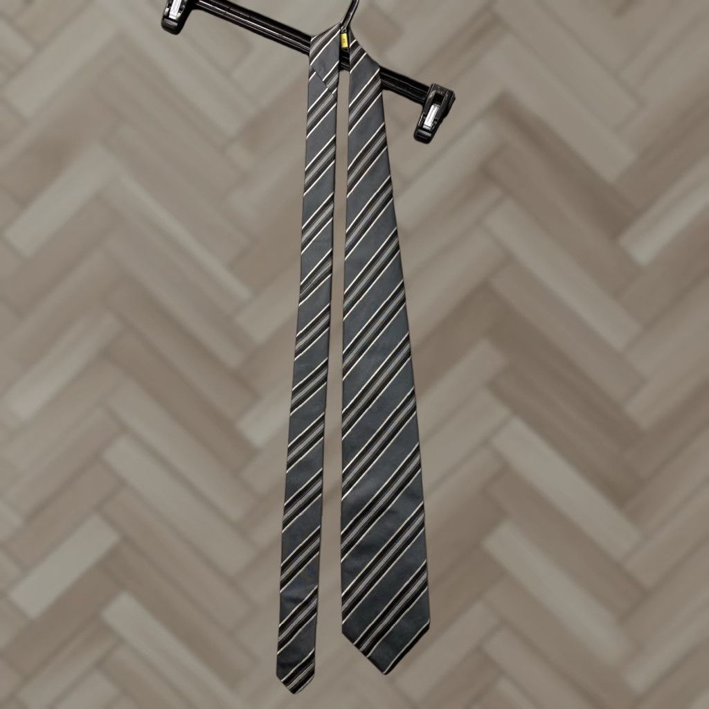 Banana Republic VINTAGE Banana Republic Men's Silk Tie Gray Striped Classic Neckwear 57-60 Inches Size ONE SIZE - 1 Thumbnail