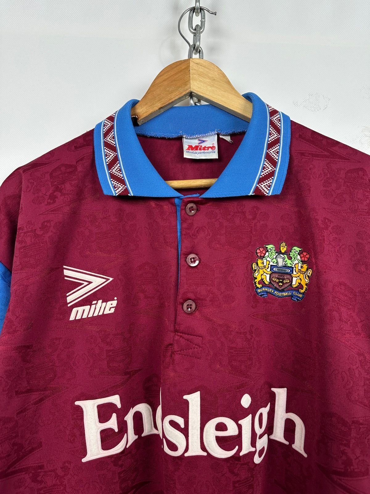 Vintage 1993/95 Mitre Burnley FC Vintage Home Soccer Jersey Size US L / EU 52-54 / 3 - 6 Thumbnail