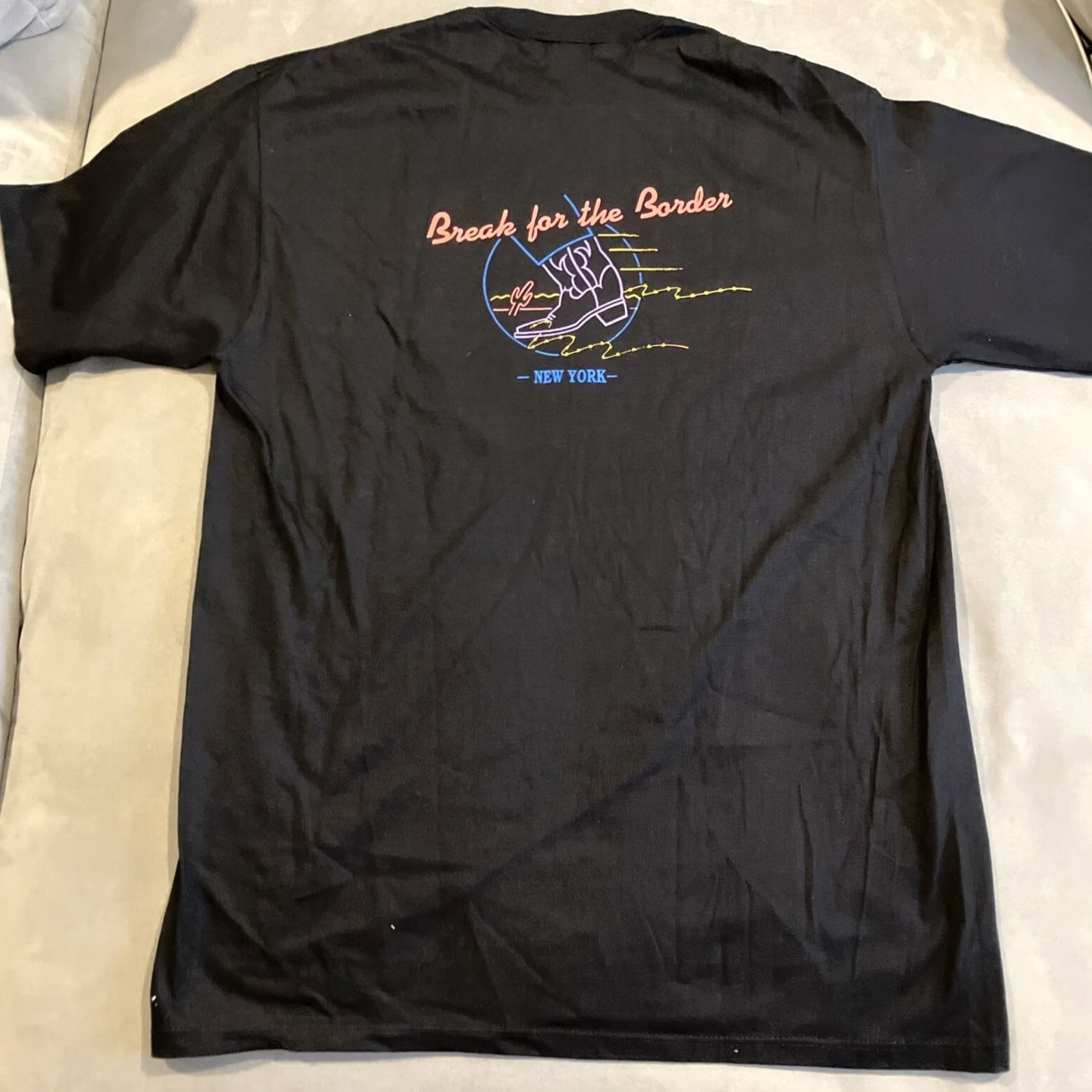 Jerzees Vintage BREAK FOR THE BORDER NEW YORK Restaurant Bar T Shirt XL RARE NWOT Mens Size US XL / EU 56 / 4 - 5 Thumbnail