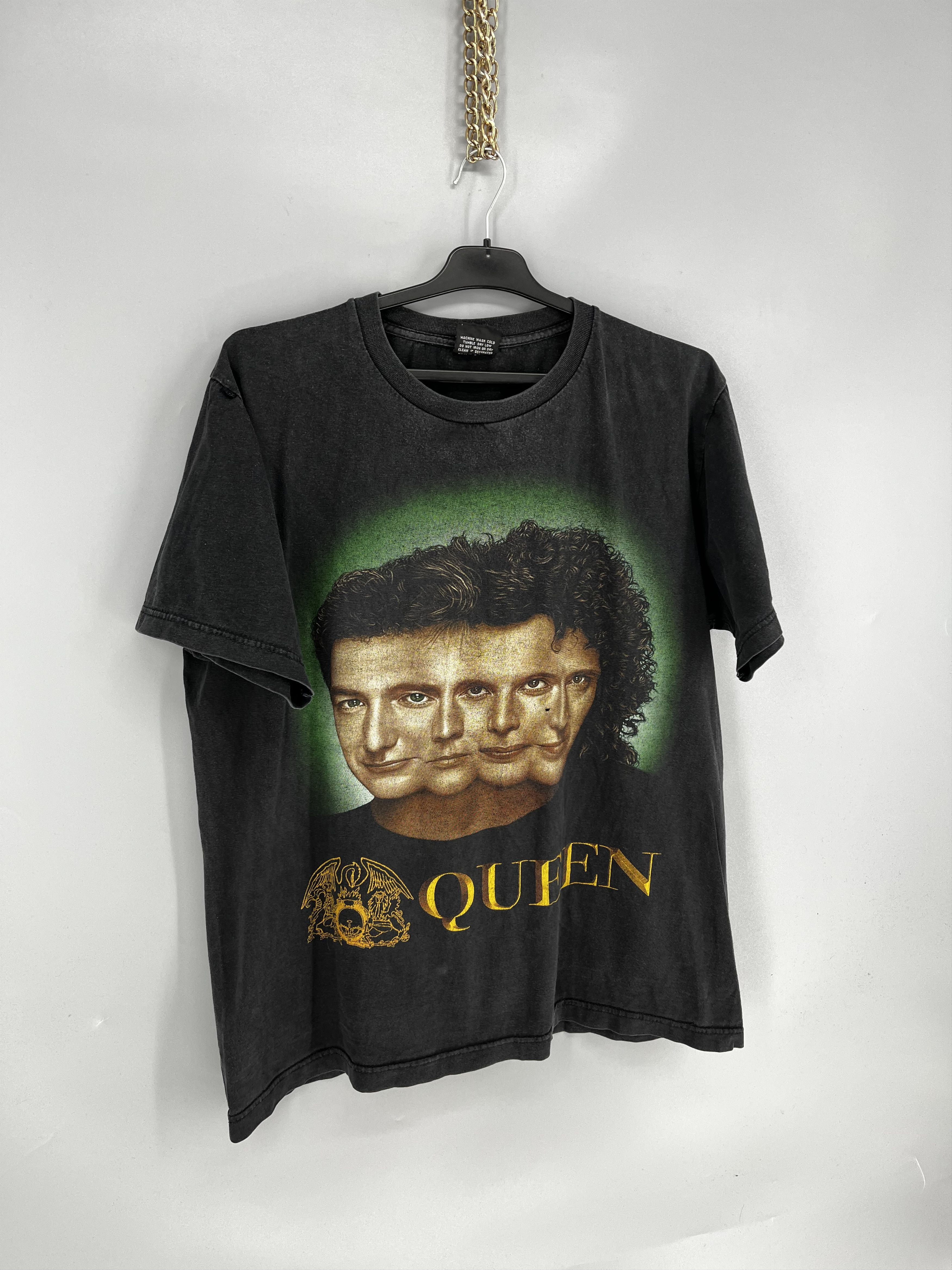 Vintage QUEEN Graphic T-Shirt Size L BAND TEES ROCK 90S