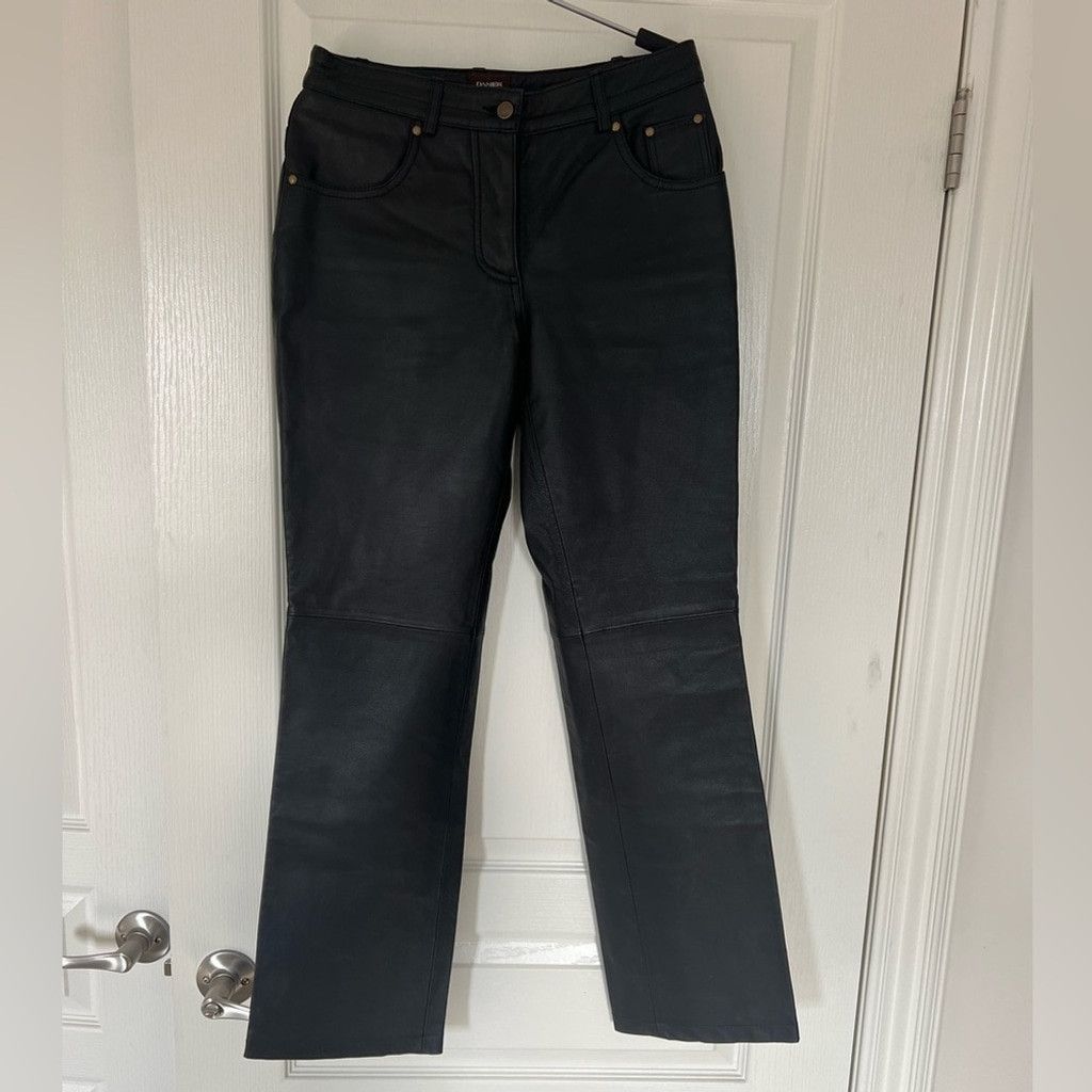Danier Danier Leather pants genuine size 2, 28 inch straight leg Size 28" / US 6 / IT 42 - 2 Thumbnail