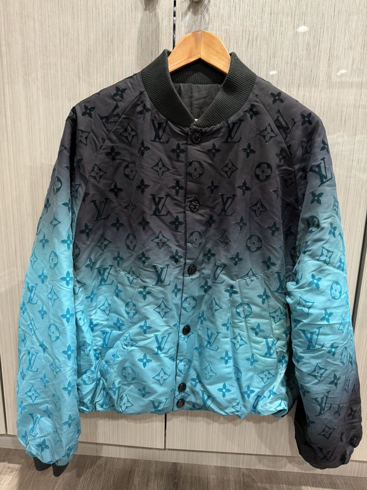 Louis Vuitton Louis Vuitton Gradient Flocked Monogram Bomber Jacket Size US M / EU 48-50 / 2 - 1 Thumbnail