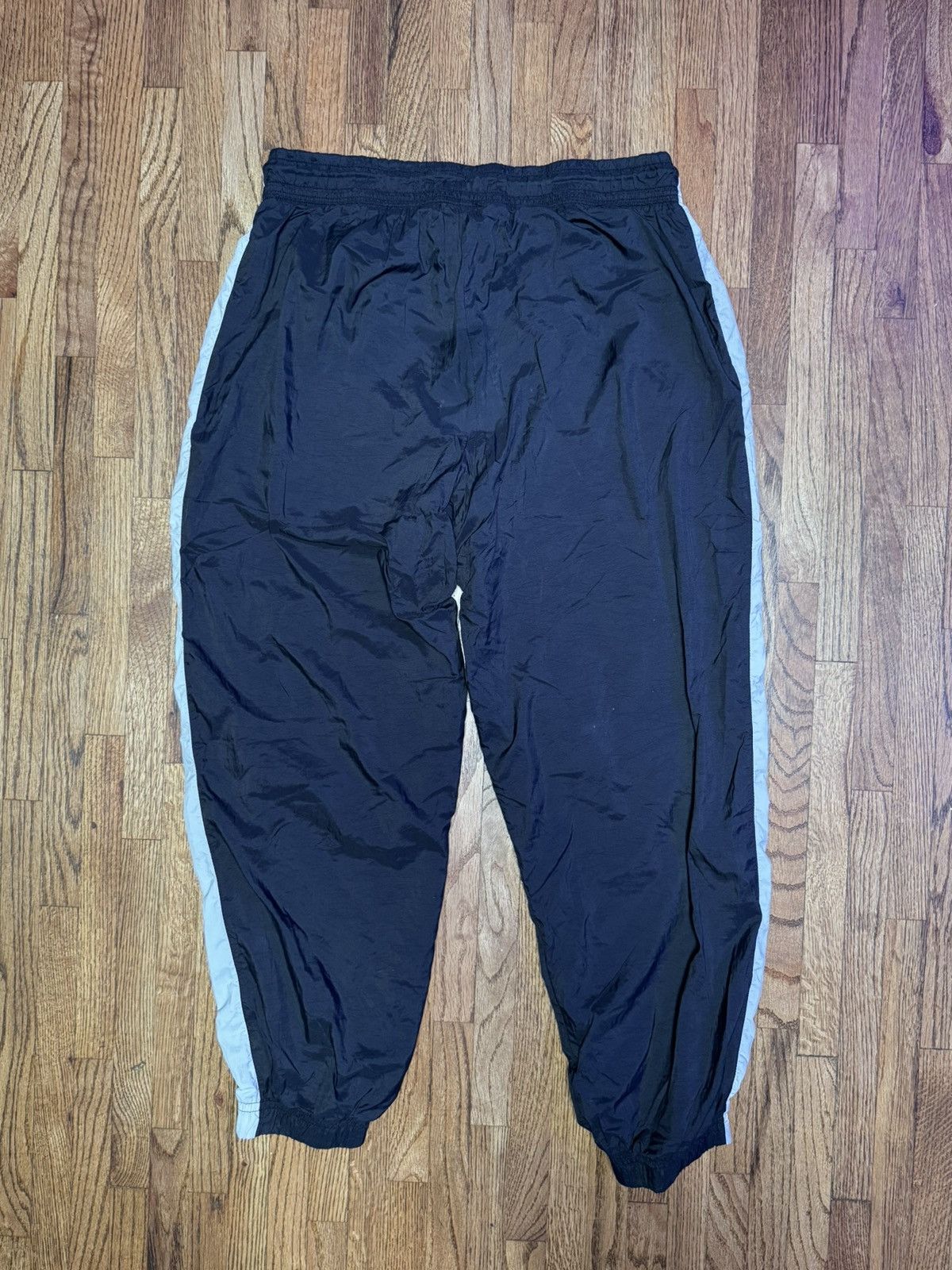 Nike Nike nylon windbreaker pants Size US 30 / EU 46 - 2 Thumbnail