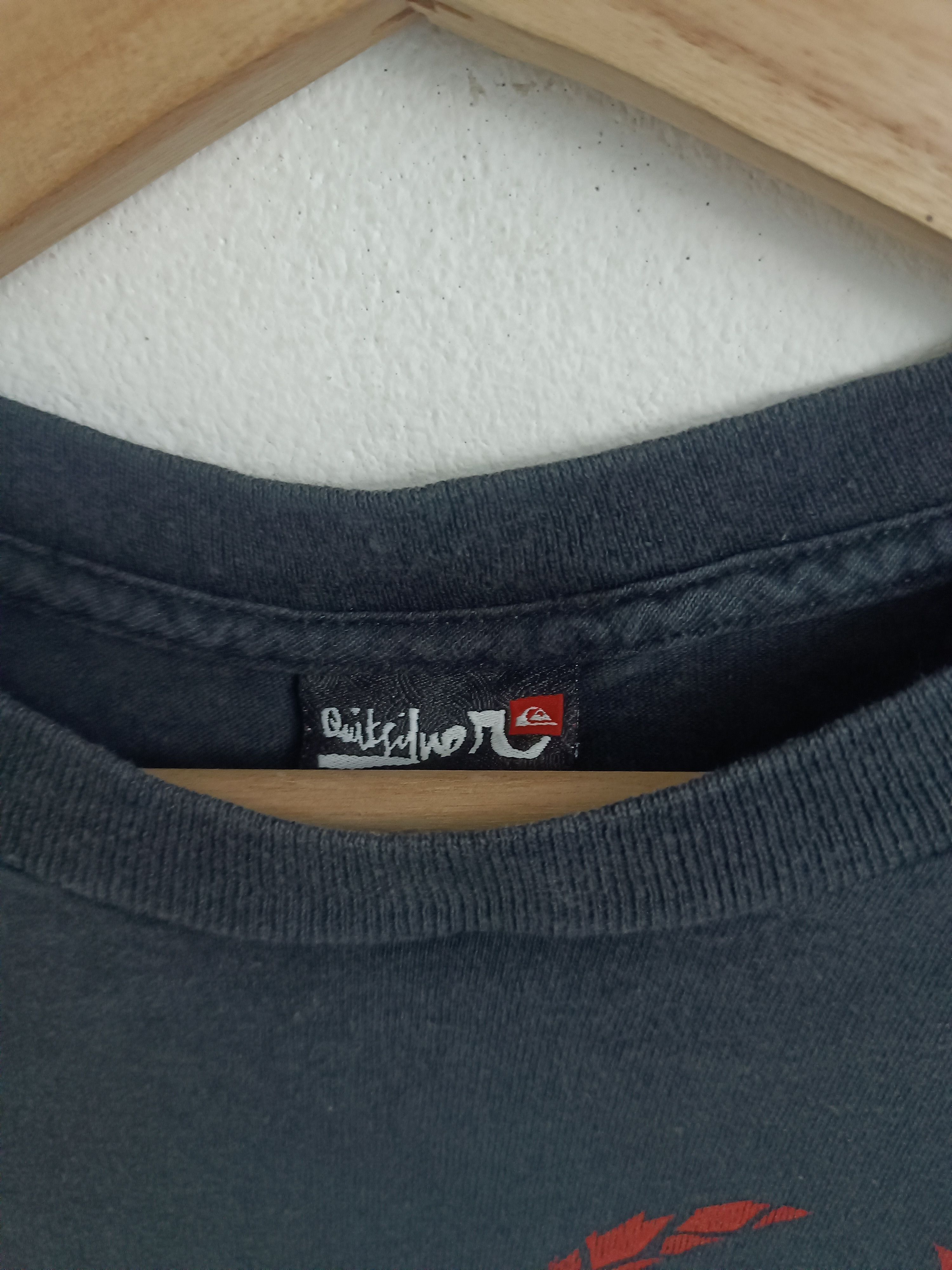 Quiksilver VINTAGE 2000s QUIKSILVER CLASSIC LOGO SURF SKATE SKI TEE Size US XL / EU 56 / 4 - 9 Thumbnail