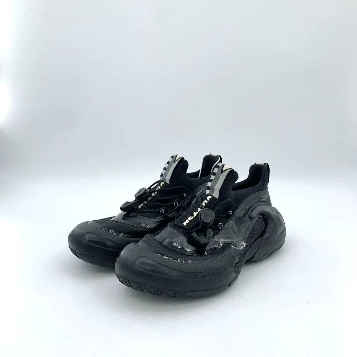 Louis Vuitton Louis Vuitton Barracuda 39 Black Sneakers Size US 6 / EU 39 - 1 Thumbnail