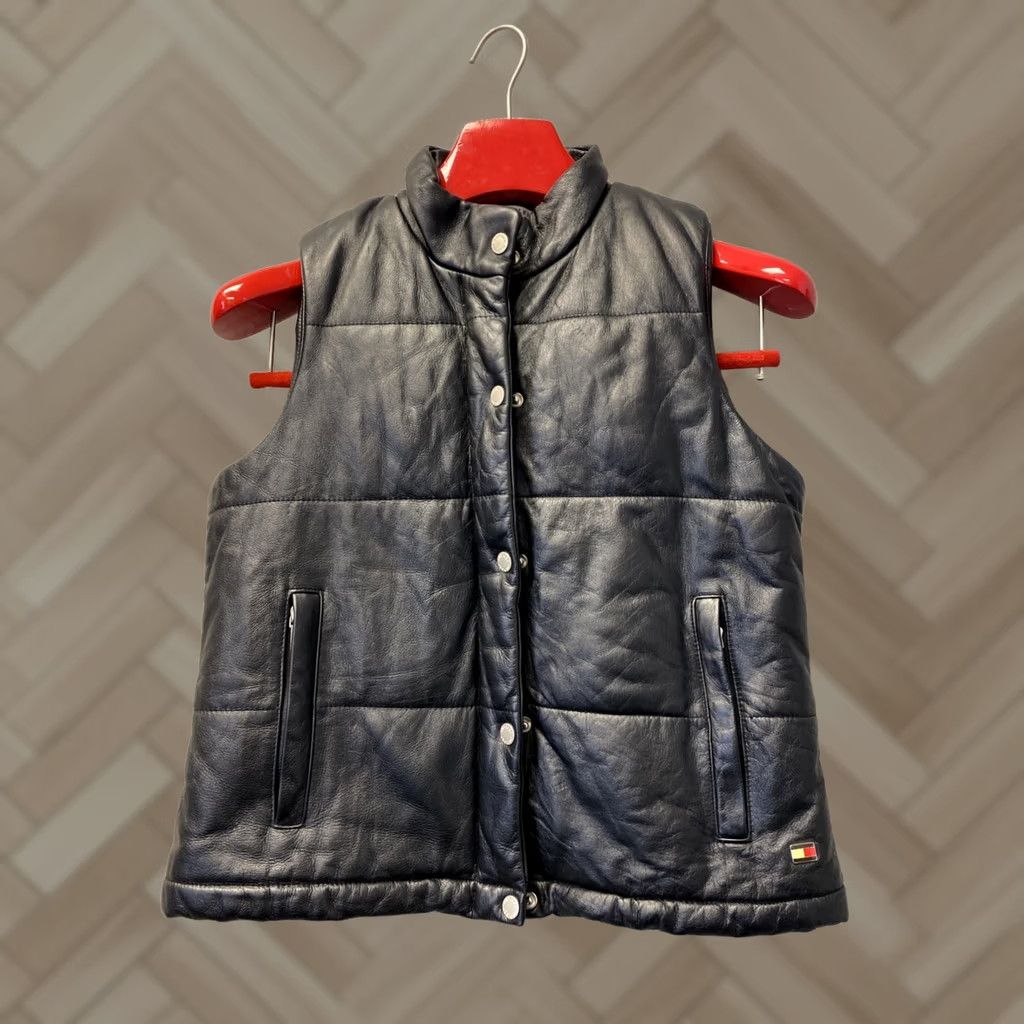 Tommy Hilfiger VTG Tommy Hilfiger Vest Women M Black Leather Hip Zipper Snap 100% Leather Red Lining TH Vintage Black Vest Womens M Size M / US 6-8 / IT 42-44 - 1 Thumbnail