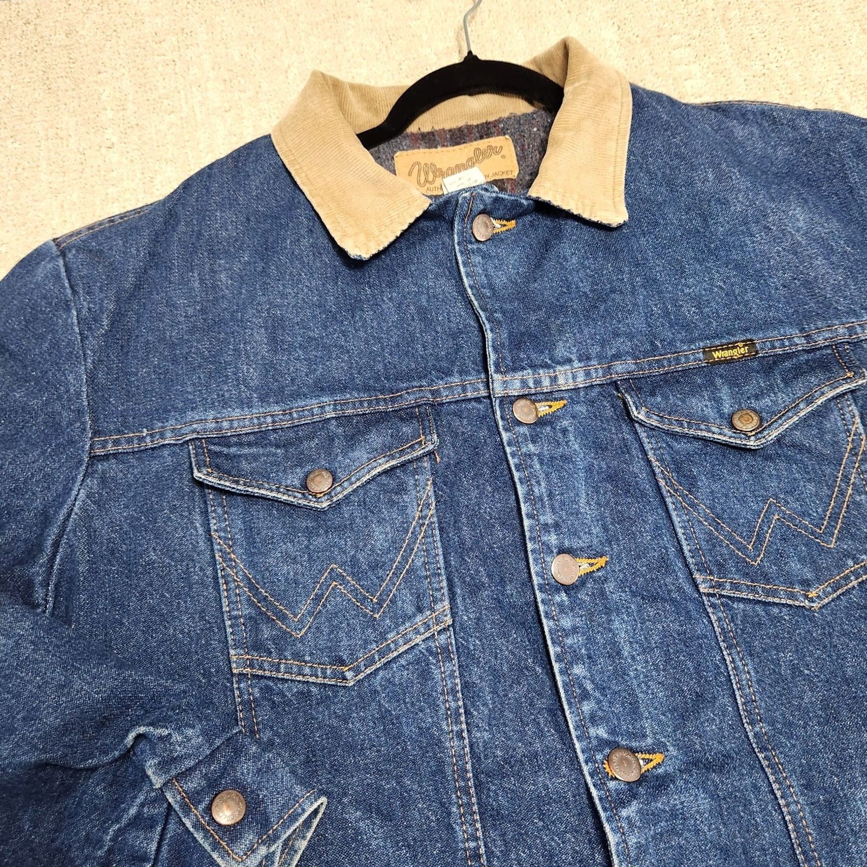 Wrangler VINTAGE Wrangler Denim Trucker Jacket Men 46 Denim Jacket Blue 80s USA Western Rodeo Lined Cardigan Bomber Style Jacket Mens Size 46 Size US S / EU 44-46 / 1 - 3 Thumbnail