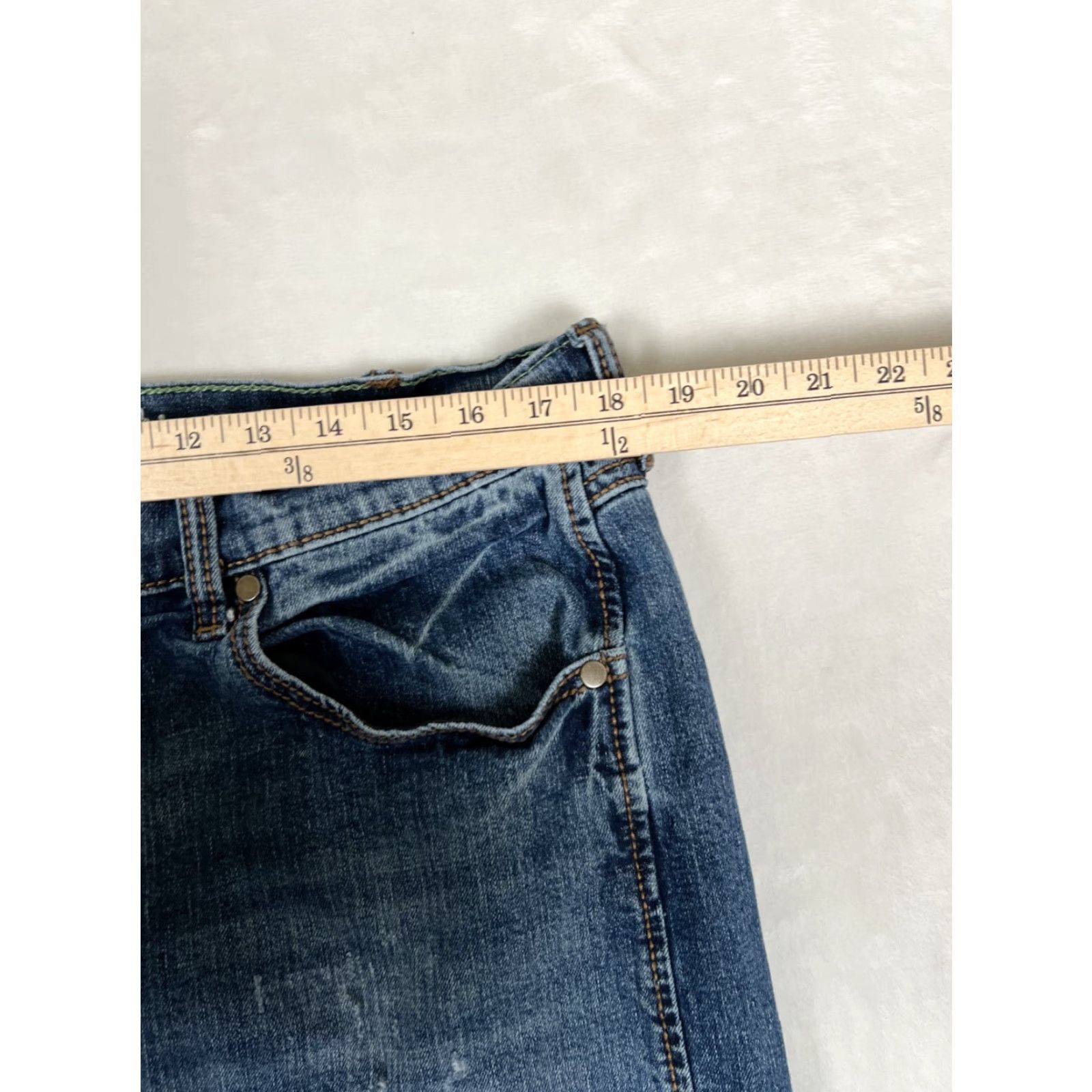 Wrangler VINTAGE Wrangler Retro Slim Straight Jeans 38x32 Jeans Mens Slim Bootcut Cowboy 90s USA Blue Wrangler Retro Slim Straight Jeans 38x32 Mens Size US 38 / EU 54 - 5 Thumbnail