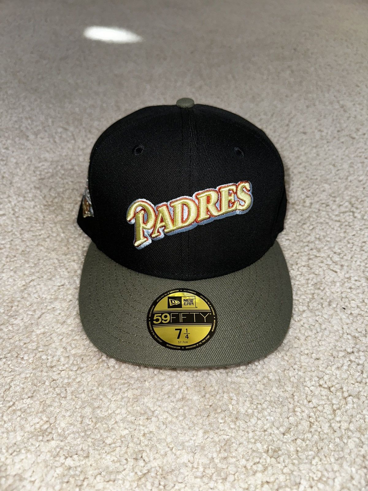 image of New Era San Diego Padres Sd Script Exclusive 7 1/4 in Black, Men's