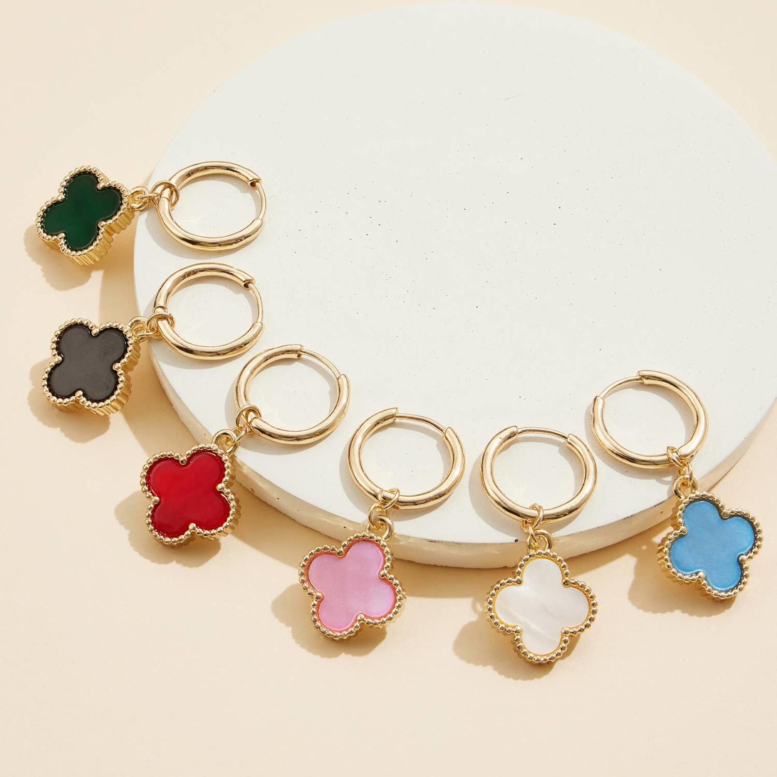 Other Flower Shape Shell Charm Hoop Earrings Size ONE SIZE - 1 Thumbnail