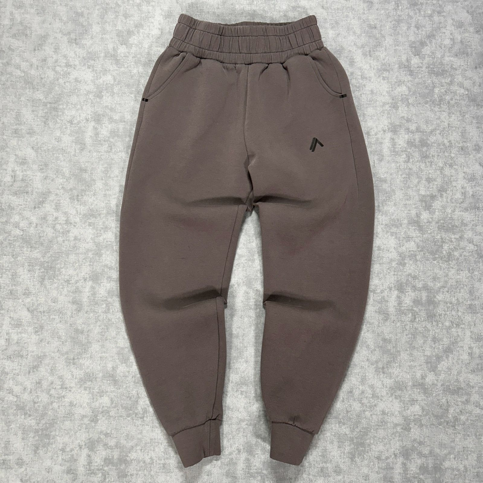 Alphalete Athletics Alphalete ELMTS Jogger workout athleisure gym pants womens S Size 26" / US 2 / IT 38 - 1 Thumbnail