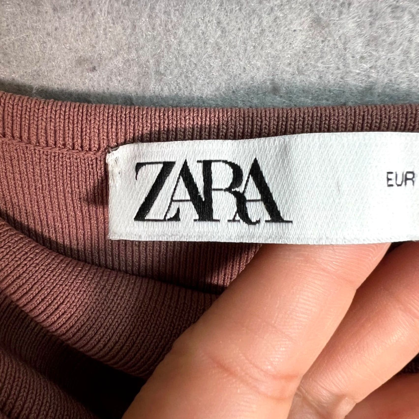 Zara Zara Womens Tank Top Size Small Ribbed Knit Halter With Gold Ring Detail Size S / US 4 / IT 40 - 3 Thumbnail
