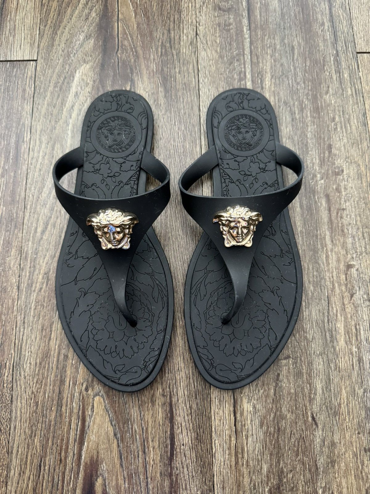Versace Versace La Medusa Thong Slides Size US 7 / IT 37 - 1 Thumbnail