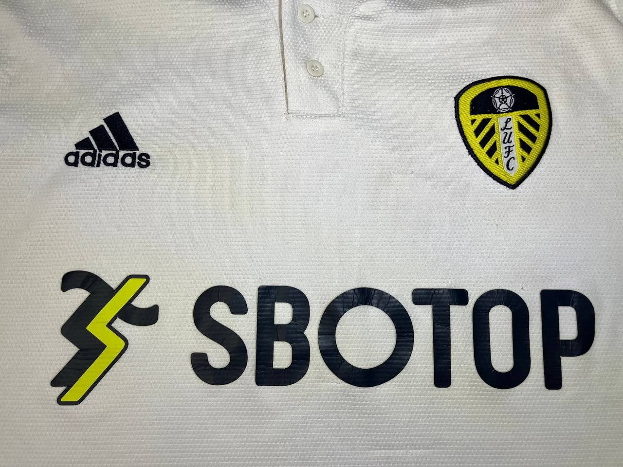 Adidas Adidas Leeds United FC 2021-2022 home tee Size US XL / EU 56 / 4 - 3 Thumbnail