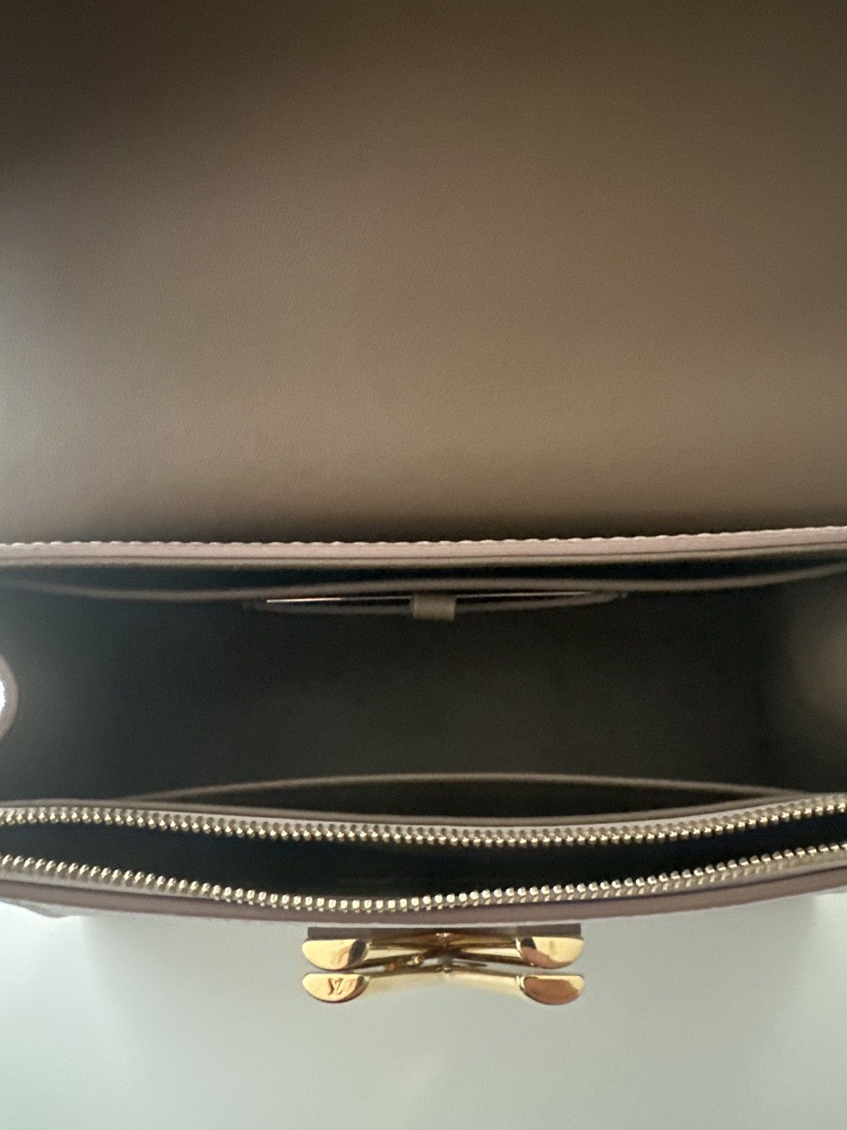 Louis Vuitton Louis Vuitton Twist One Handle PM Size ONE SIZE - 7 Thumbnail