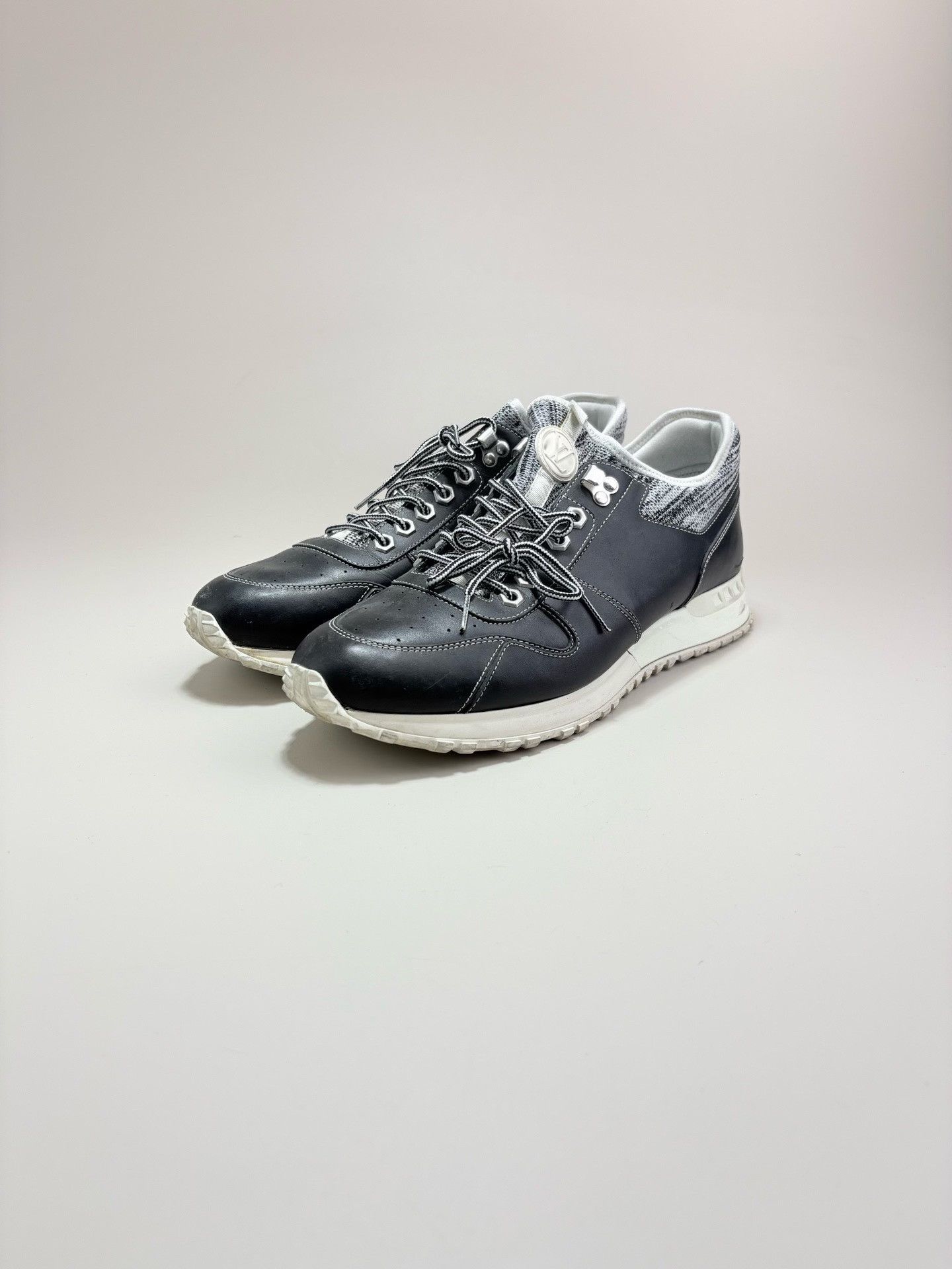 Louis Vuitton Louis Vuitton LV Run Away Sneakers Size US 9 / EU 42 - 1 Thumbnail