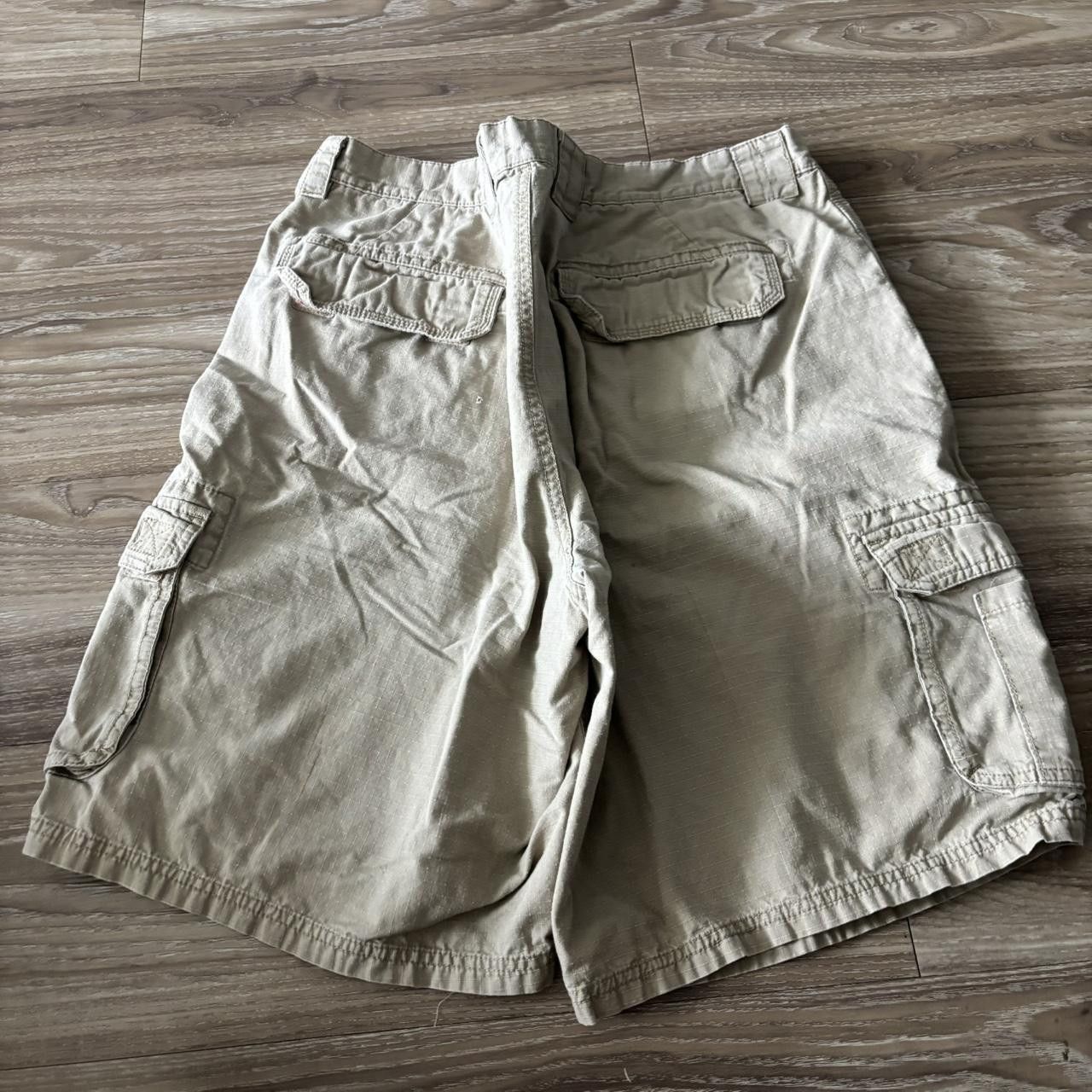 Vintage Crazy Vintage Y2K/2000s Cream Skater Workwear Cargo Shorts! Size 38 Size US 38 / EU 54 - 5 Thumbnail