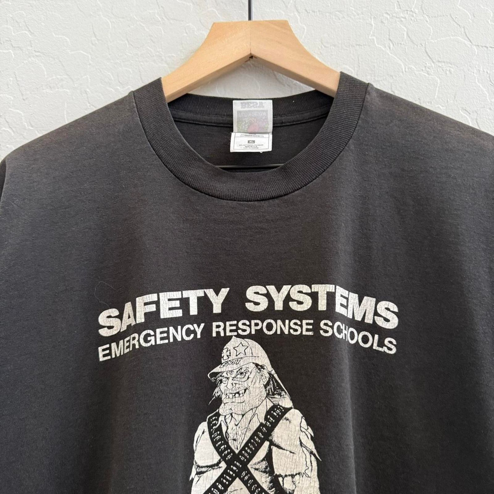 Fruit Of The Loom Vintage obscure school safety systems t-shirt Size US XL / EU 56 / 4 - 2 Thumbnail