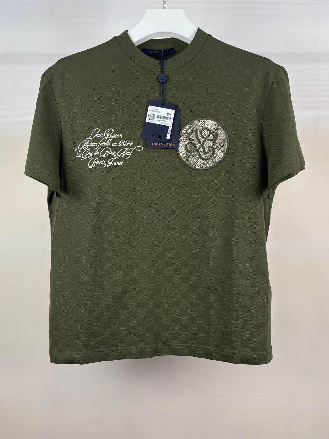 Louis Vuitton Louis Vuitton Embroidered Logo T-Shirt Size S Size US S / EU 44-46 / 1 - 1 Thumbnail
