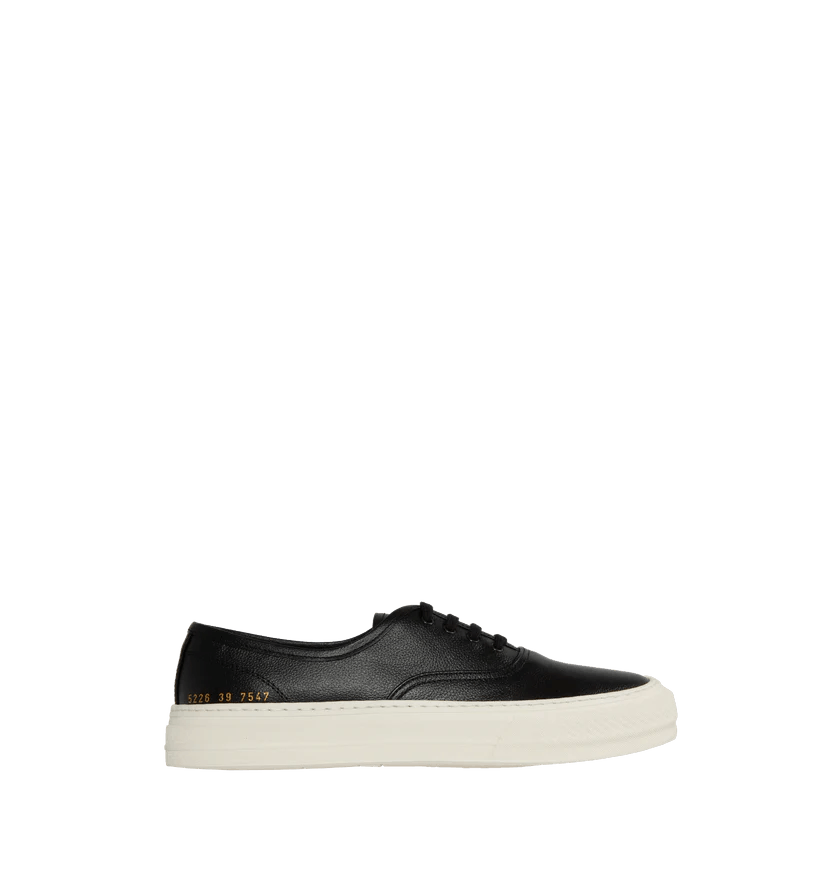 Common Projects o1h1sh11224 Four Hole Lace Up Sneakers in Black Size US 7 / EU 40 - 1 Thumbnail