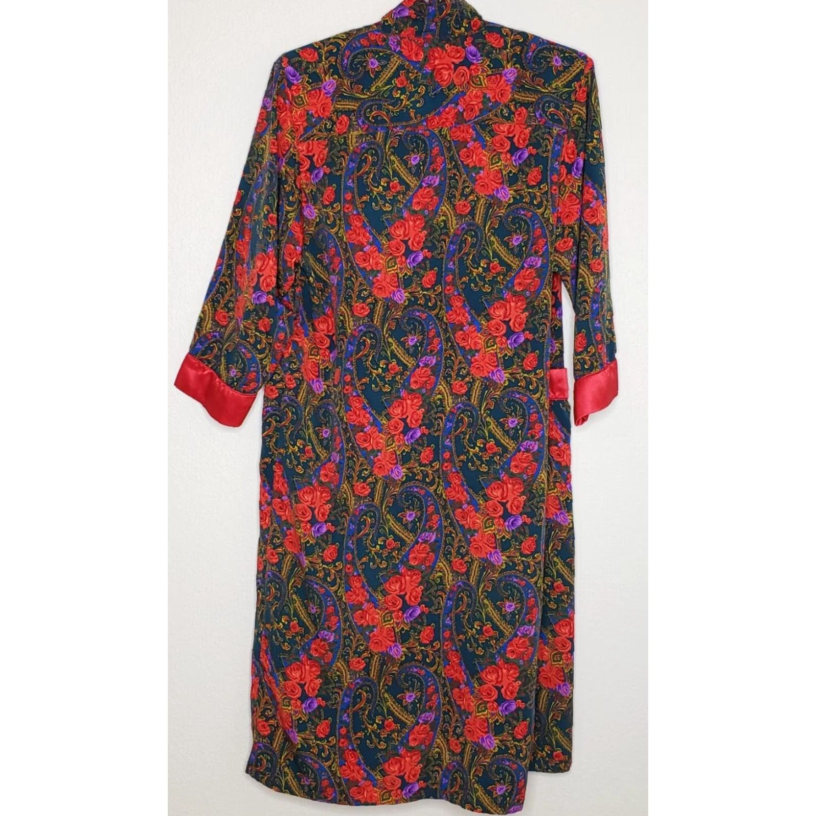 Victoria's Secret VINTAGE Victoria’s Secret Robe M Long Sleeve Red Purple Rose Floral Print Full Length Silk Satin Kimono Mock Pocket Tie Belt Not Included Womens Size ONE SIZE - 2 Thumbnail