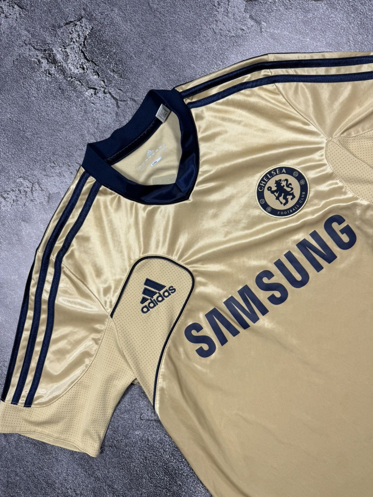 Adidas Chelsea FC 2012/13 Away Kit — "Golden" Archive Edition Size US M / EU 48-50 / 2 - 2 Thumbnail