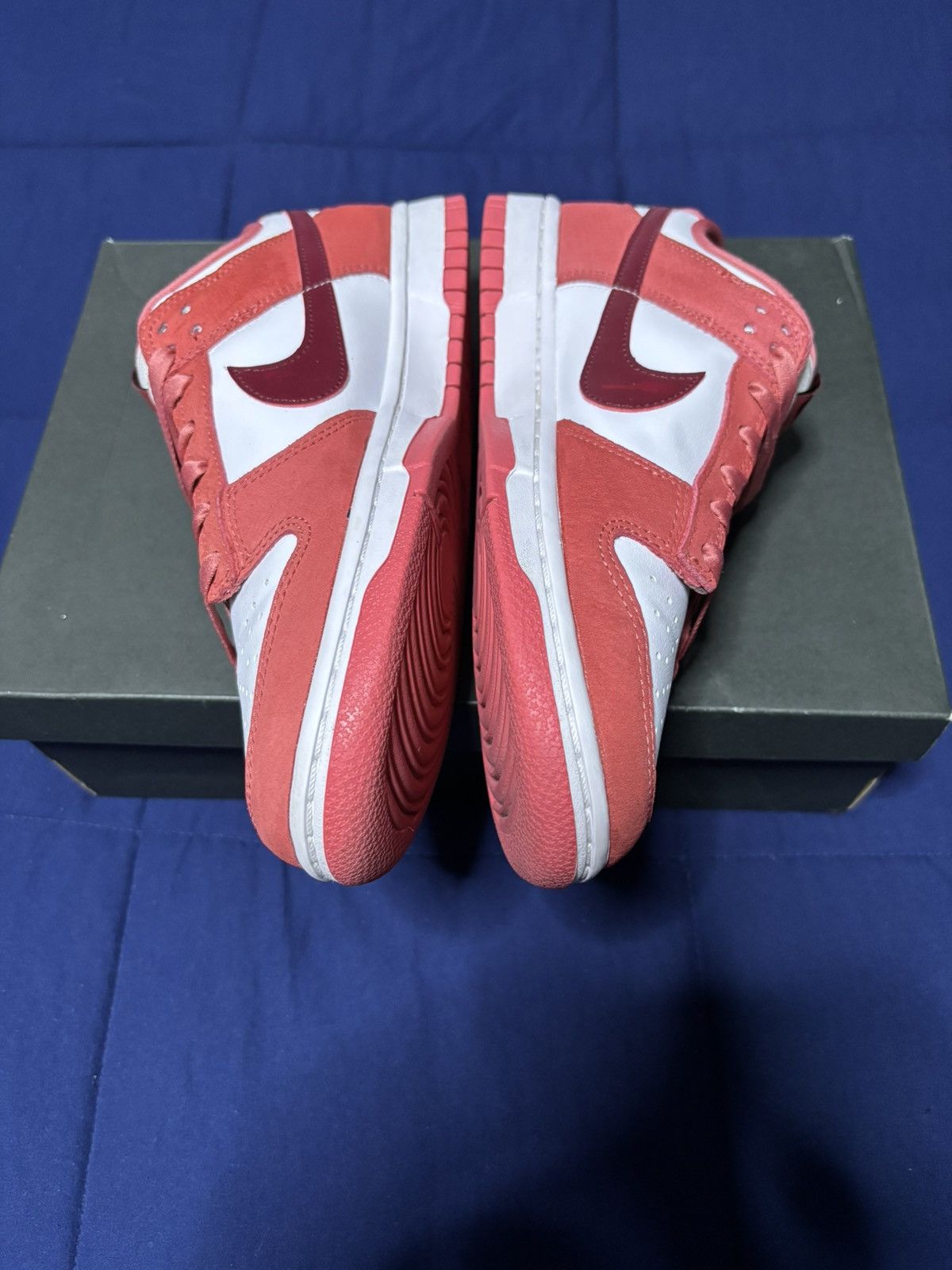 Nike Nike Dunk Low Valentines Day 2024 Size 8.5M/10W Size US 8.5 / EU 41-42 - 3 Thumbnail