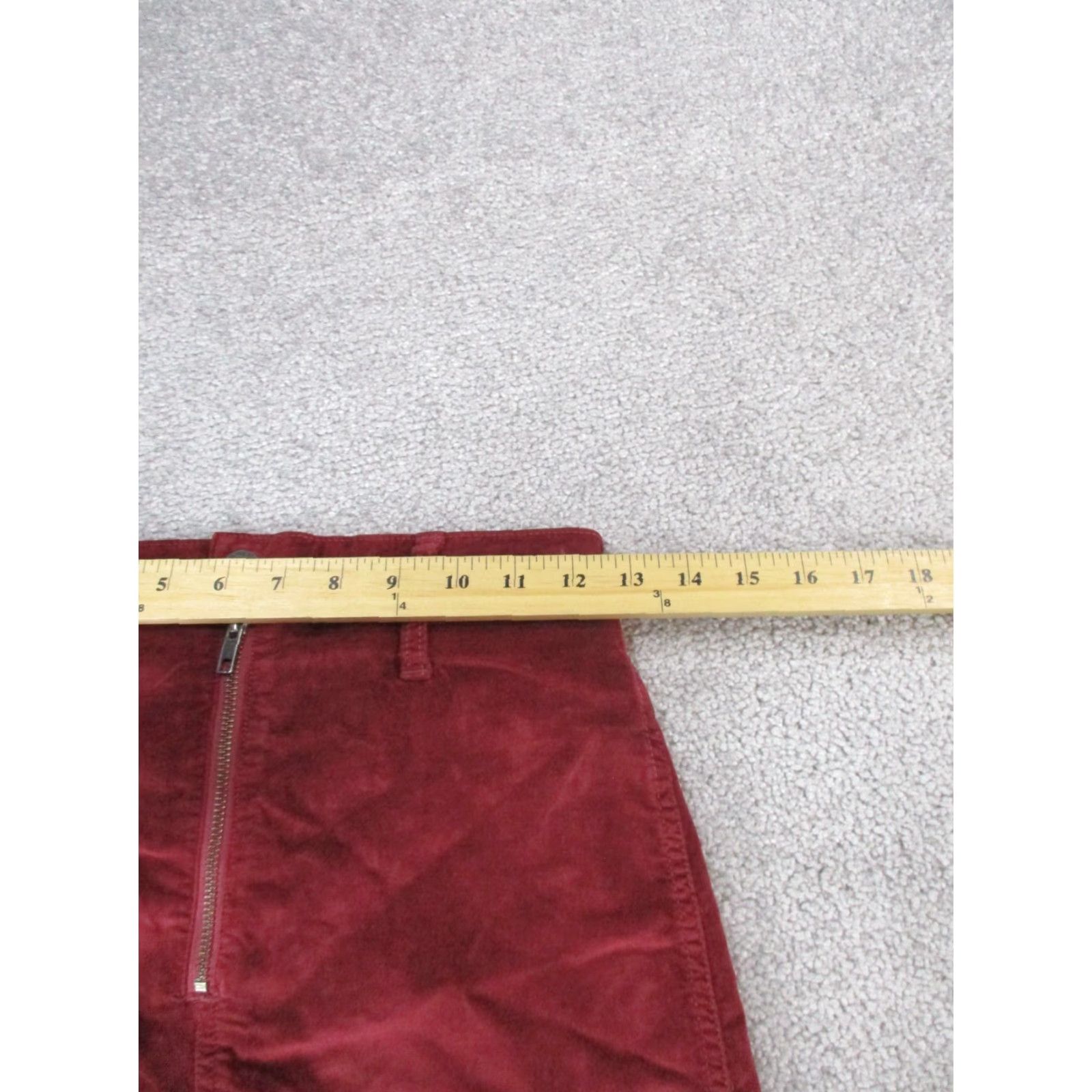Madewell Madewell Skirt Womens 24 Red Velveteen Mini Straight Size 42" / US 20 - 4 Thumbnail