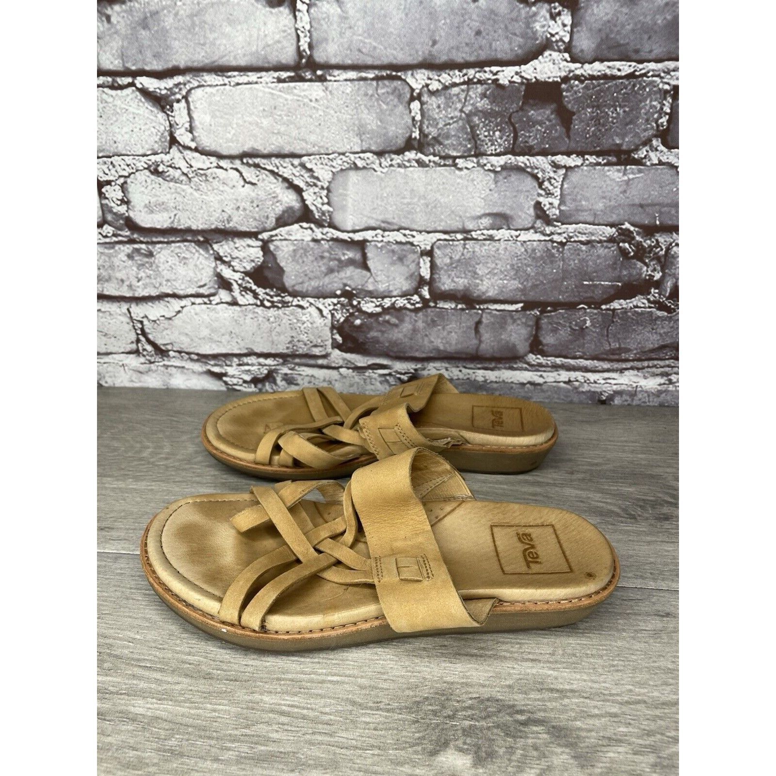 Teva Teva Encanta Tan Brown Leather Casual Toe Slides Sandals Wom Size US 7 / IT 37 - 18 Thumbnail