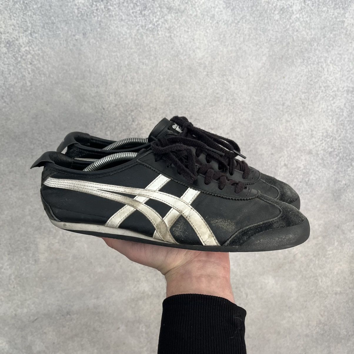 Onitsuka Tiger Asics Onitsuka Tiger Mexico 66 Vintage Leather Sneakers Rare Size US 9 / EU 42 - 2 Thumbnail