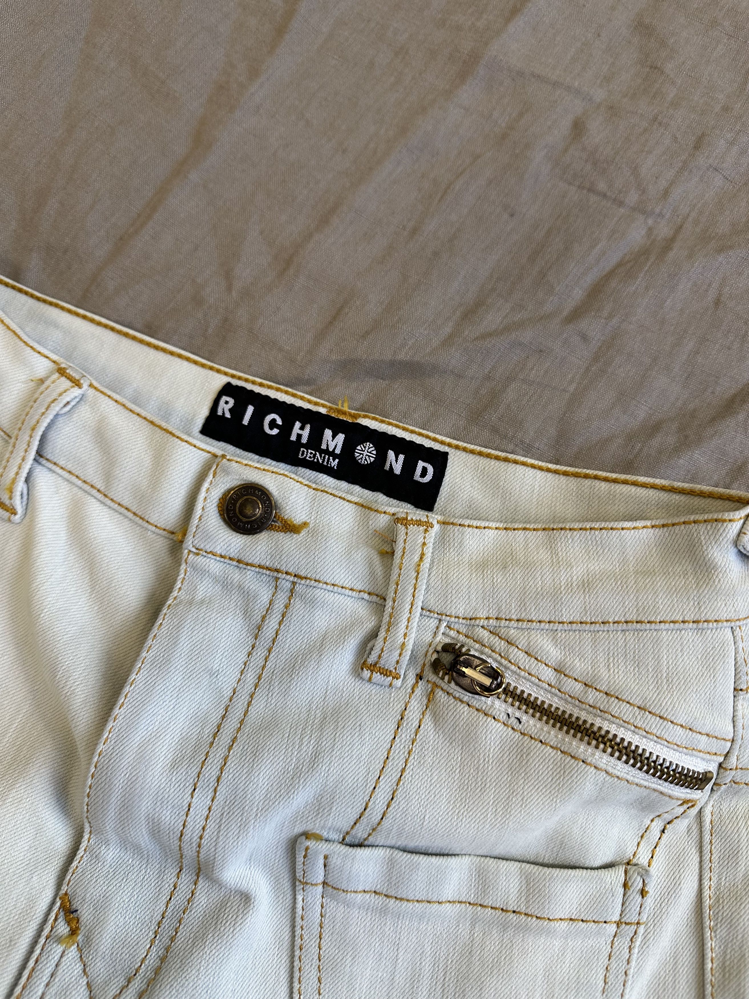 John Richmond Richmond Vintage y2k Rhinstone Logo Denim Jeans 6654AC Size 28" / US 6 / IT 42 - 4 Thumbnail