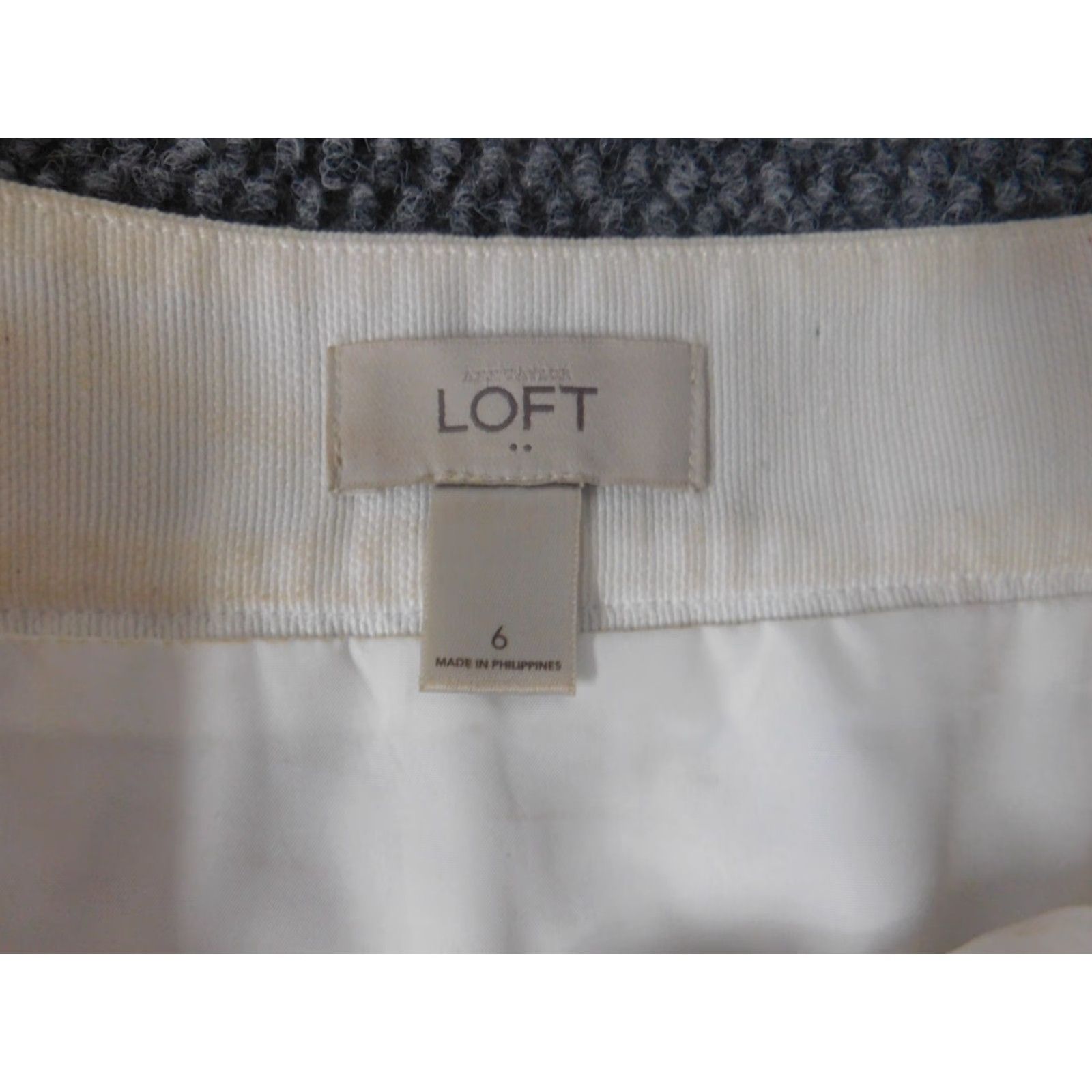 Loft LOFT Skirt Women Knee Length A-Line White Floral 6 Zipper Knit Polyester Regular Machine Washable Vintage No Mens Womens Girls Size 28" / US 6 / IT 42 - 6 Thumbnail