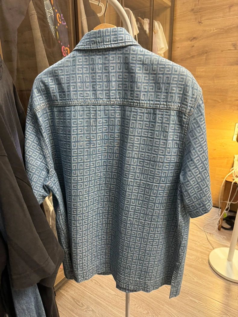 Givenchy Givenchy Denim short-sleeve shirt Size US L / EU 52-54 / 3 - 2 Thumbnail