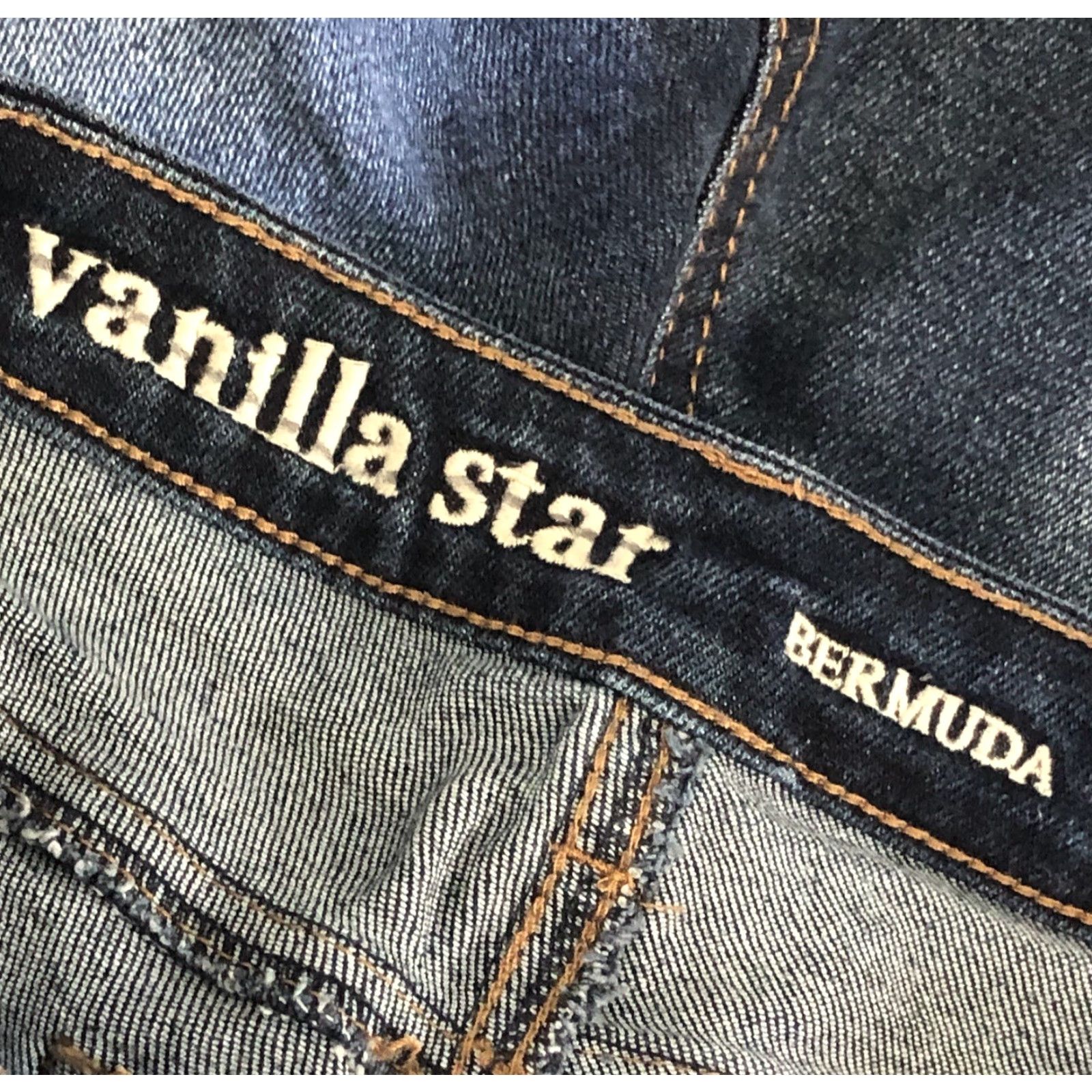 Denime VINTAGE Vanilla Sky Bermuda Shirt 5 24" waist 8" inseam Distressed Denim Button Fly Blue 90s Grunge Hip­­pie Punk Y2K Juniors Womens Size 27" / US 4 / IT 40 - 3 Thumbnail
