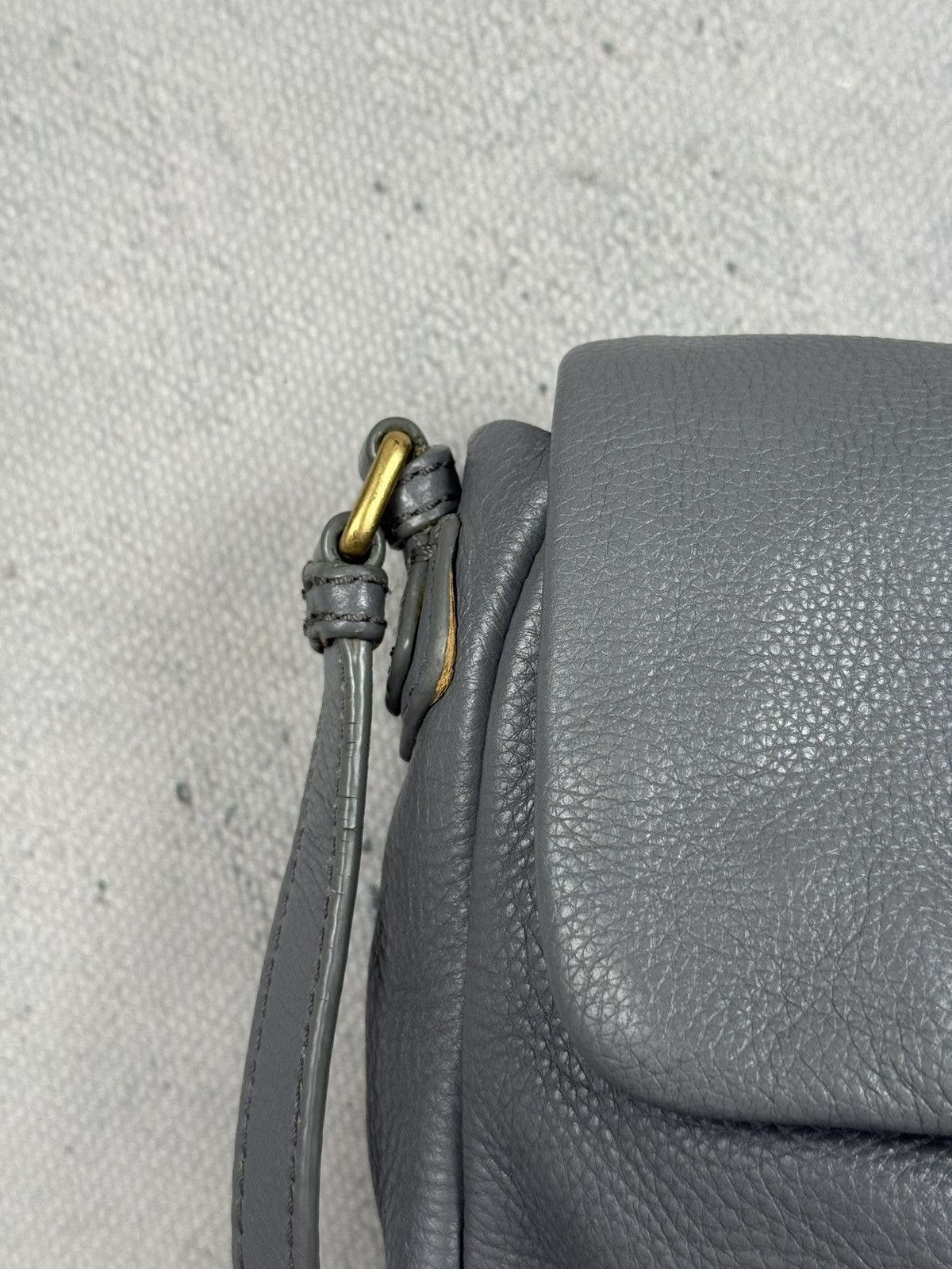 Marc by Marc Jacobs Marc By Marc Jacobs Grey Leather Crossbody Shoulder Bag y2k Size ONE SIZE - 9 Thumbnail