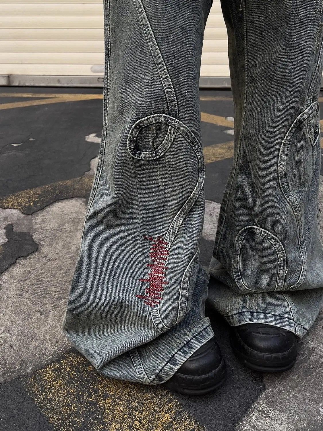 Jean × Vintage Washed Embroidered Micro-flare Jeans Size US 32 / EU 48 - 3 Thumbnail
