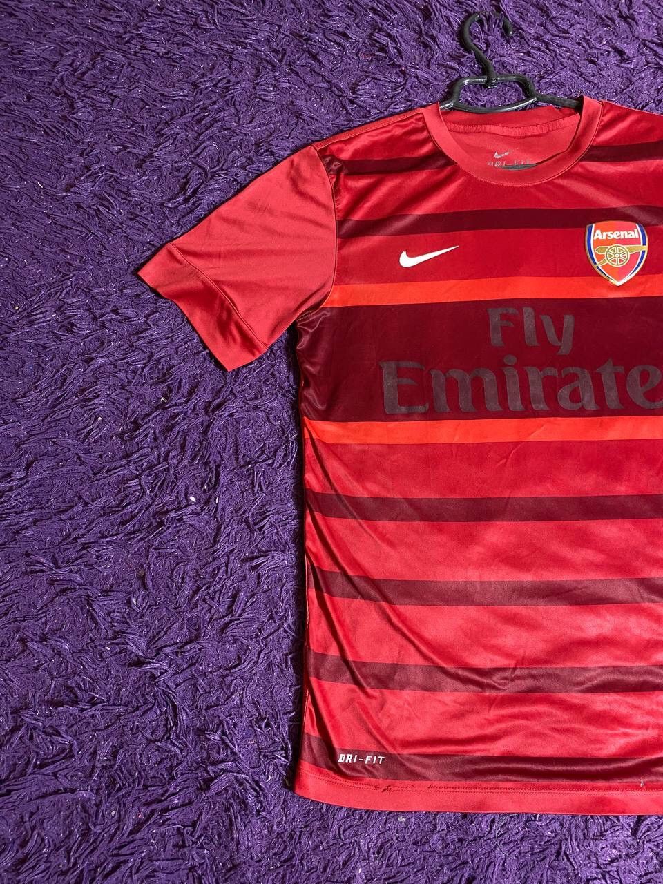 Nike × Vintage Vintage Nike Arsenal Big Graphic Logo Distressed 90’s tee Size US S / EU 44-46 / 1 - 23 Thumbnail