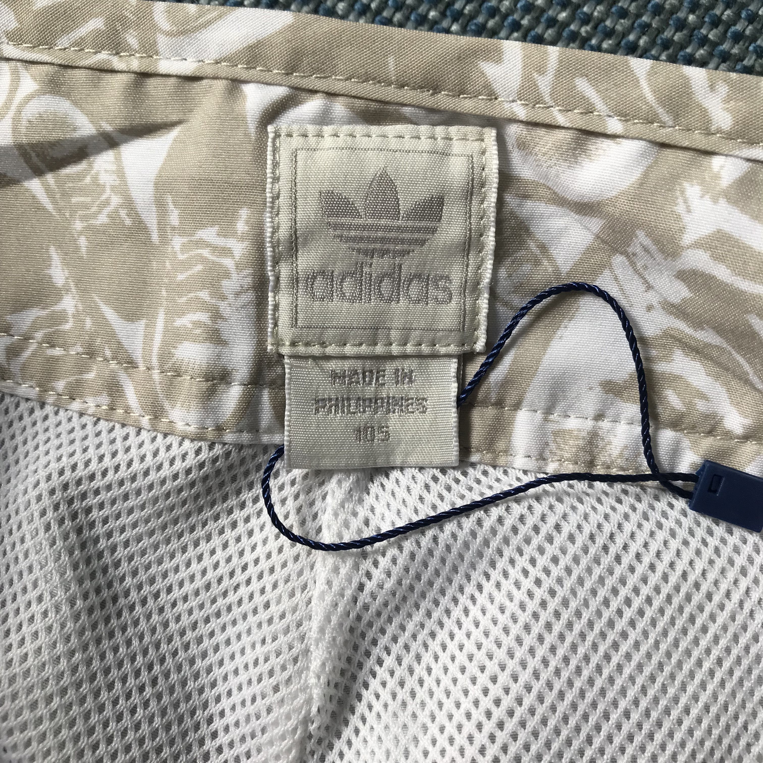 Adidas Vintage Adidas Originals Shorts pants full print adidas shoe Size US 33 - 4 Thumbnail