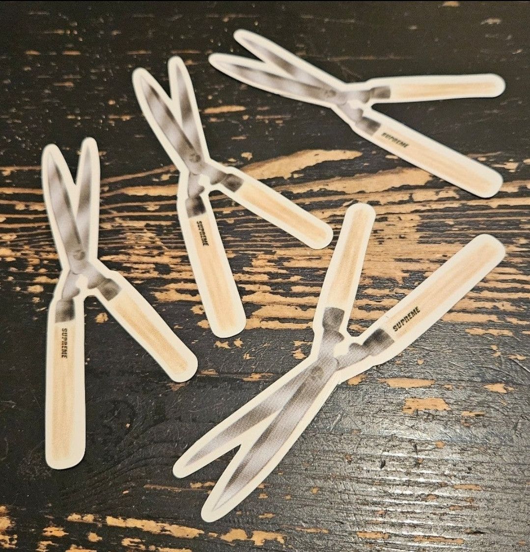 Supreme Supreme Shears Sticker 100% Authentic SS19 Size ONE SIZE - 1 Preview