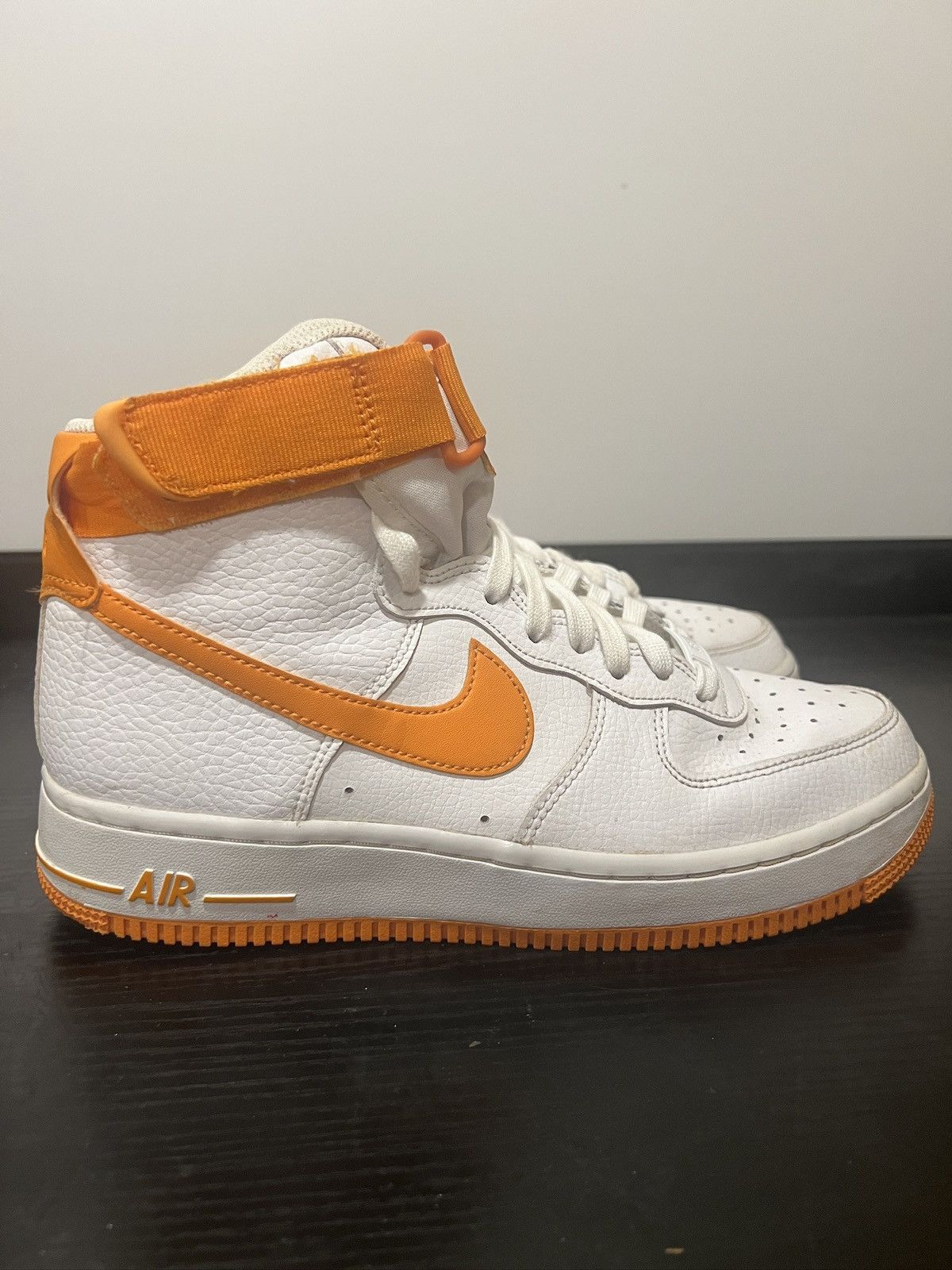 Nike SIZE 9 W0MAN - Nike Air Force 1 High Women’s White Orange Size US 9 / IT 39 - 3 Thumbnail