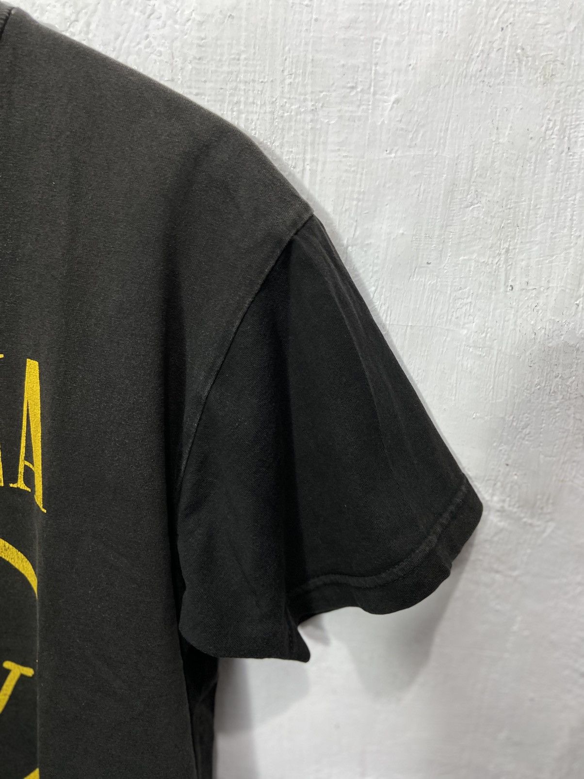 Band Tees Vintage Thrashed Nirvana Nevermind Sun Faded Tshirt 90s Size US L / EU 52-54 / 3 - 7 Thumbnail