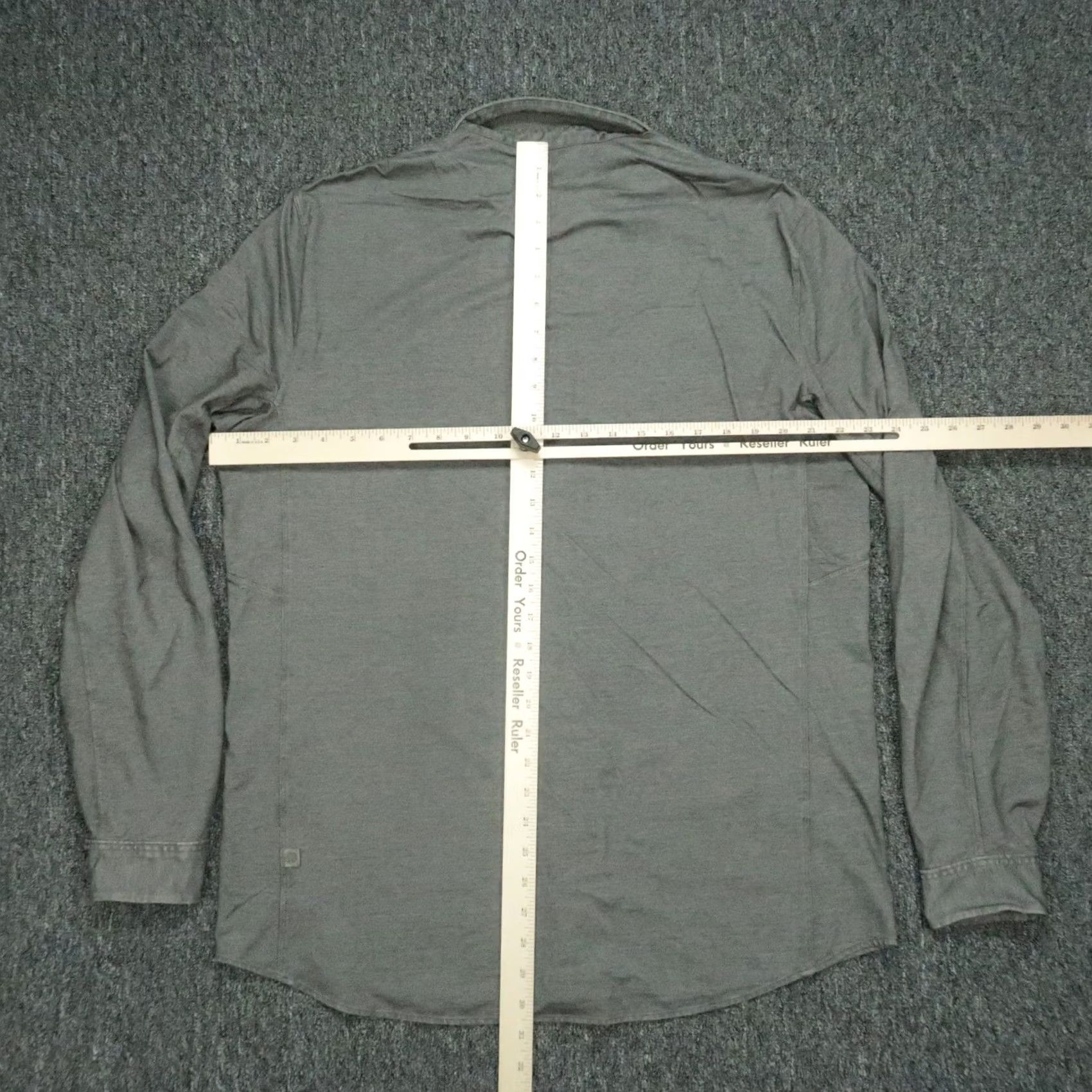 Lululemon Lululemon Shirt Mens XL Gray Commission Long Sleeve Button Oxford Athletic Fit Shirt Size US XL / EU 56 / 4 - 5 Thumbnail