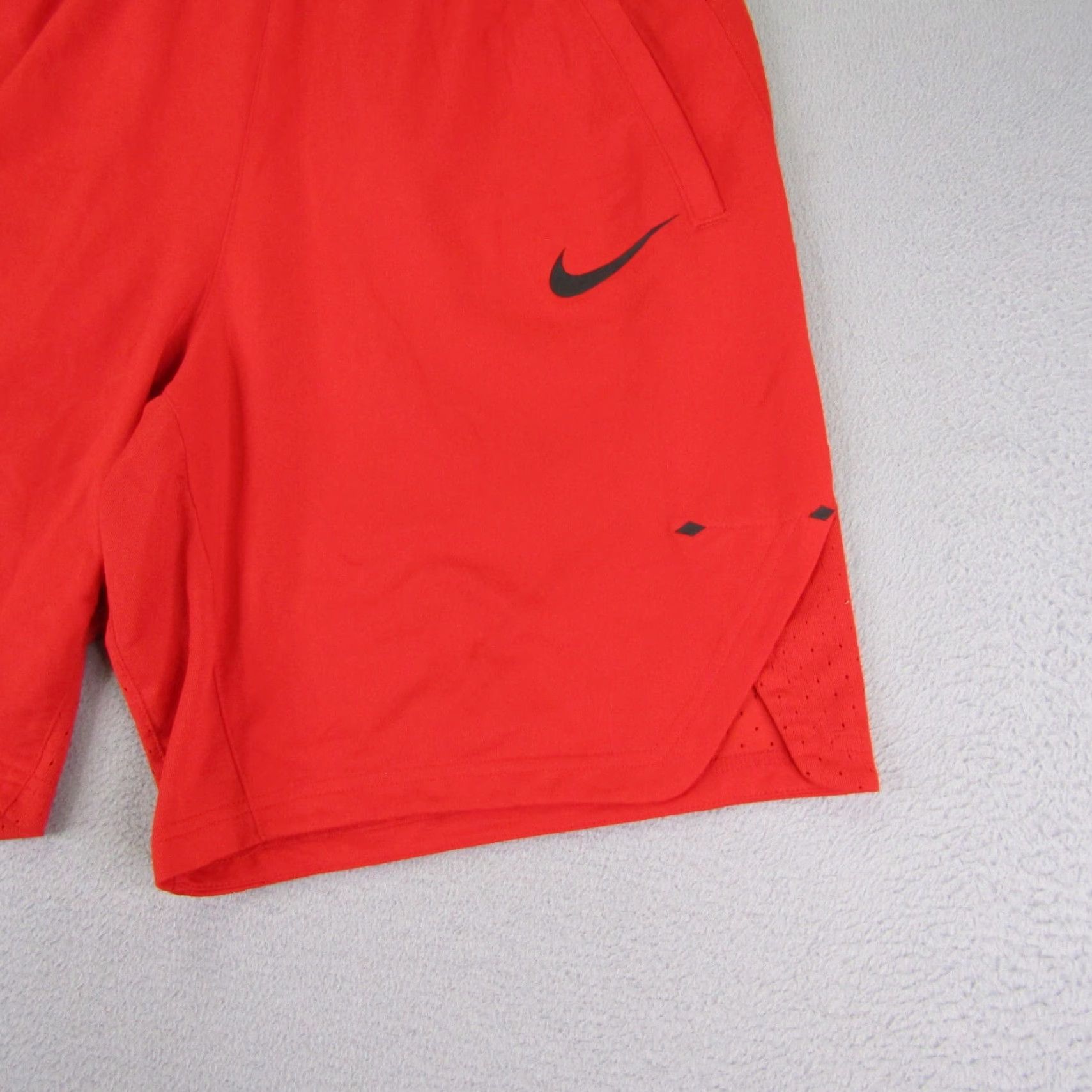 Nike Nike Aeroswift Shorts Athletic Men L Red Black - Pockets Lightweight Breathable Easy Care Inseam 8.5in Gym Running Jogging Track & Field Size US 27 - 3 Thumbnail