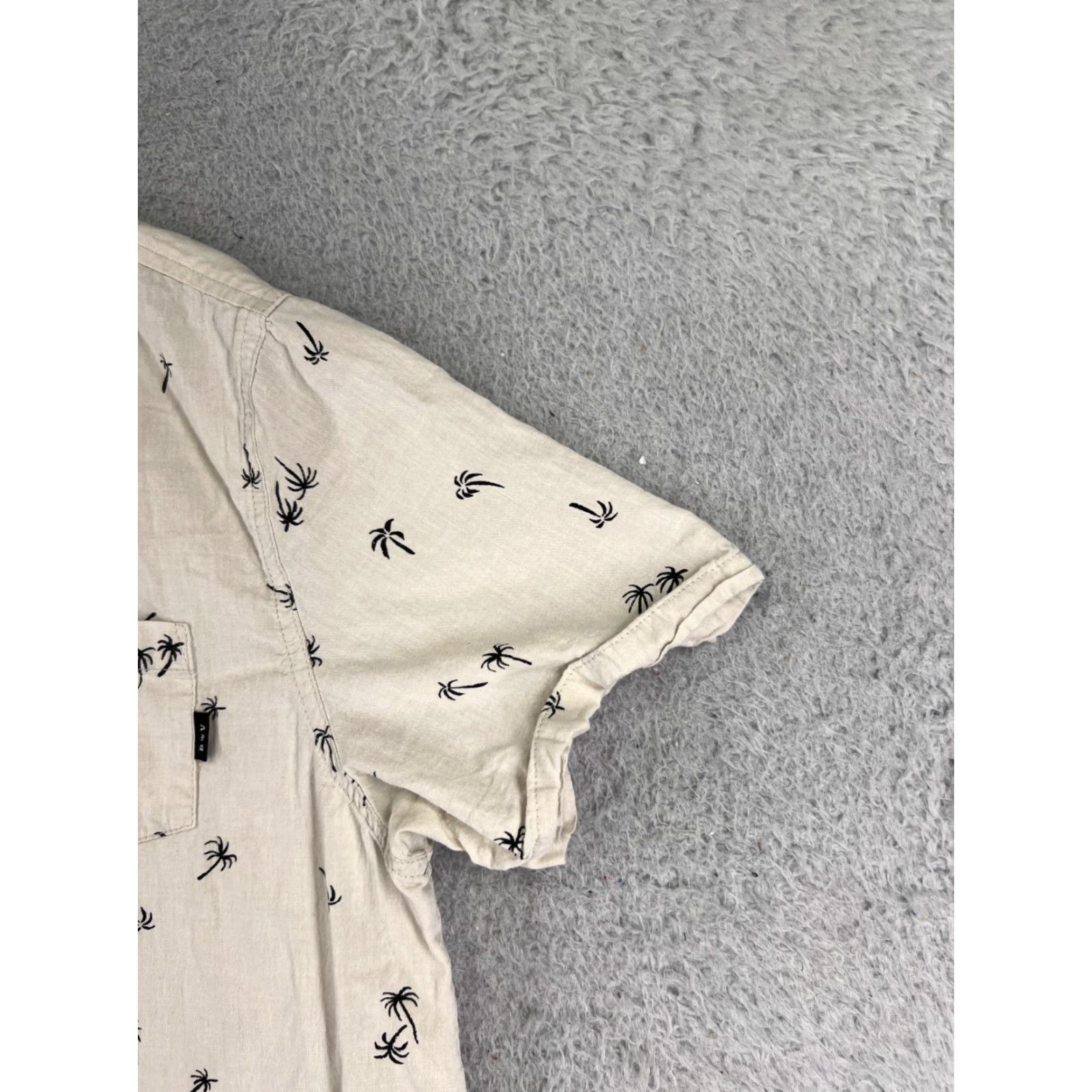 Vintage Hawaiian Shirt Adult Medium Beige Palm All Over Print Button Up 100% Cotton Shirt Men Beige Floral All Seasons 100% Cotton Mens Shirt Medium Size US M / EU 48-50 / 2 - 2 Thumbnail
