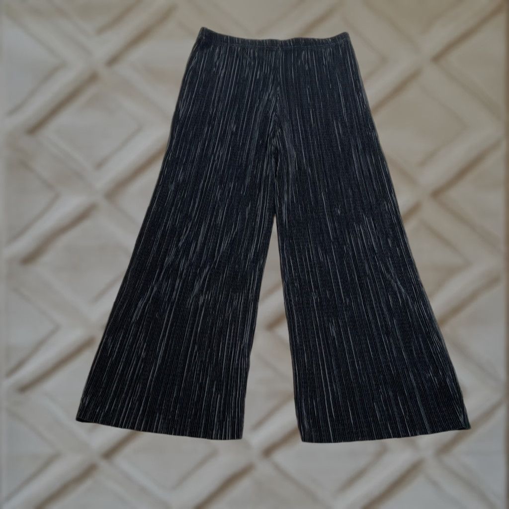 Boohoo Boohoo Womens 6 Black Stretch Ribbed Wide Leg High Rise Cropped Pants 26x21 Inseam 21 In Leggings Casual Size 28" / US 6 / IT 42 - 1 Thumbnail