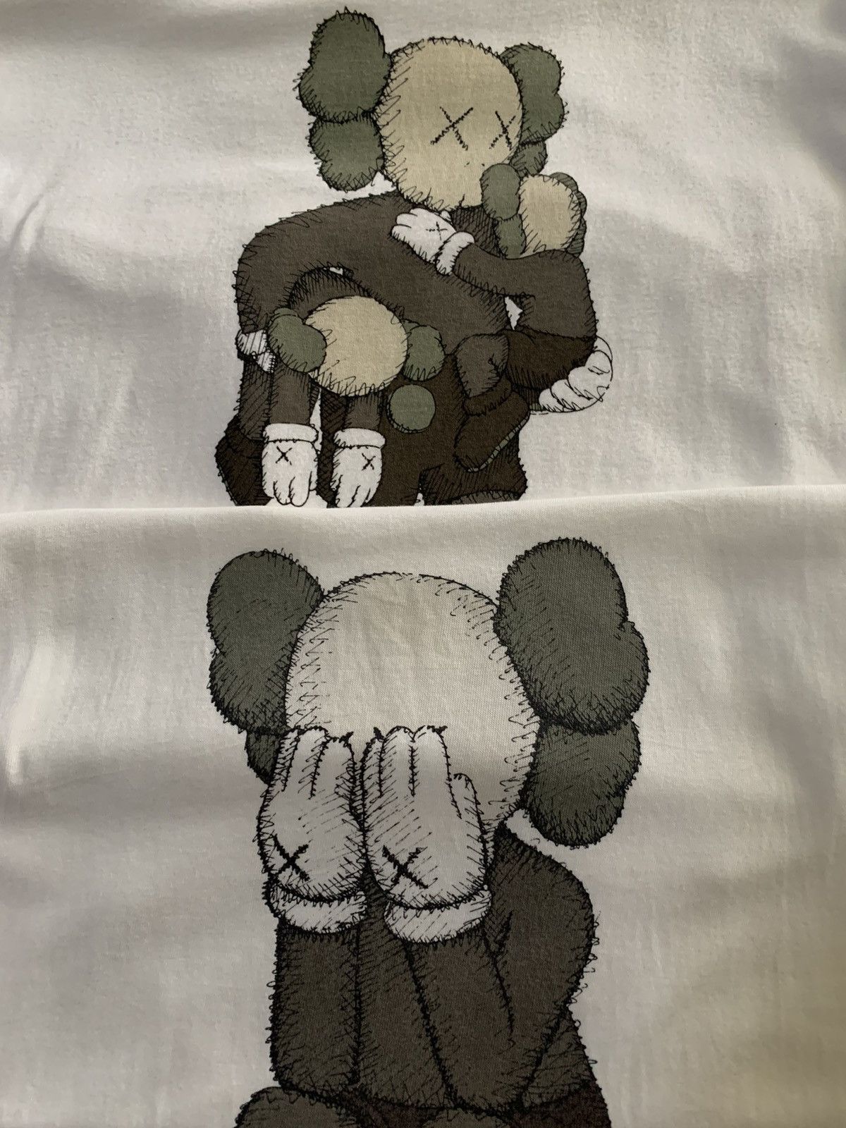 Kaws Kaws Uniqlo Shirt Size US L / EU 52-54 / 3 - 1 Thumbnail
